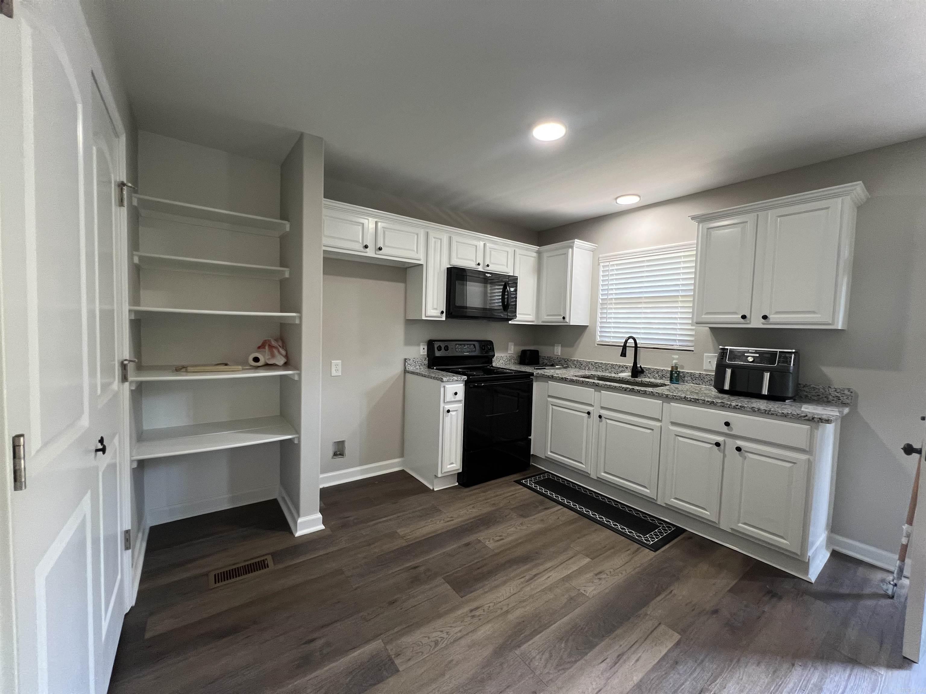 1304 Gray  Benton, AR