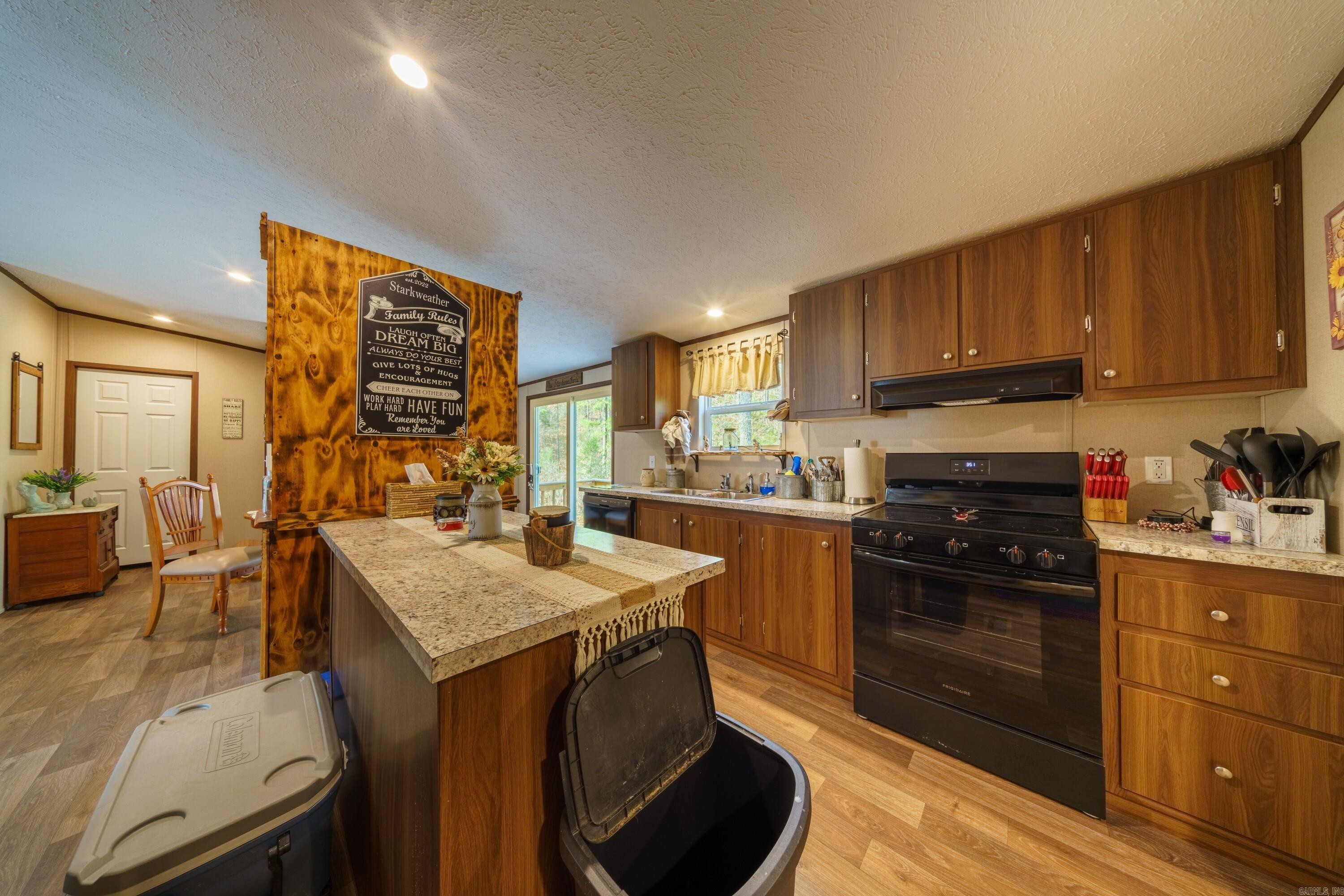 5198 N Boswell Rd  Calico Rock, AR