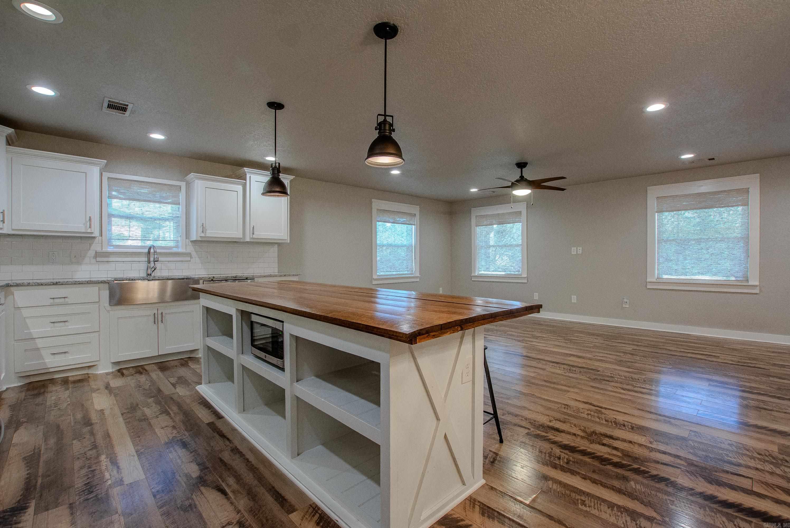 1724 Lynnwood Drive  Benton, AR