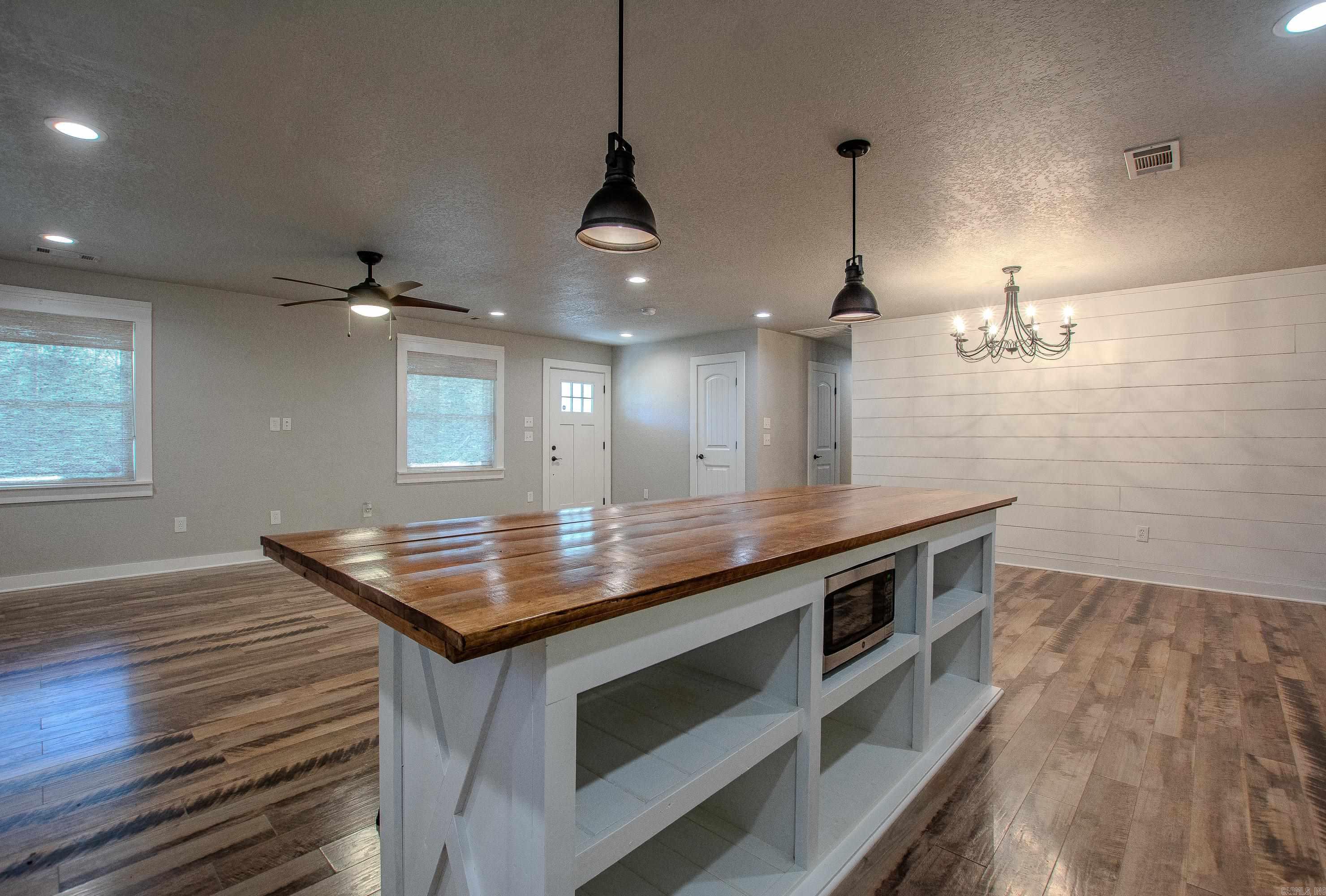 1724 Lynnwood Drive  Benton, AR