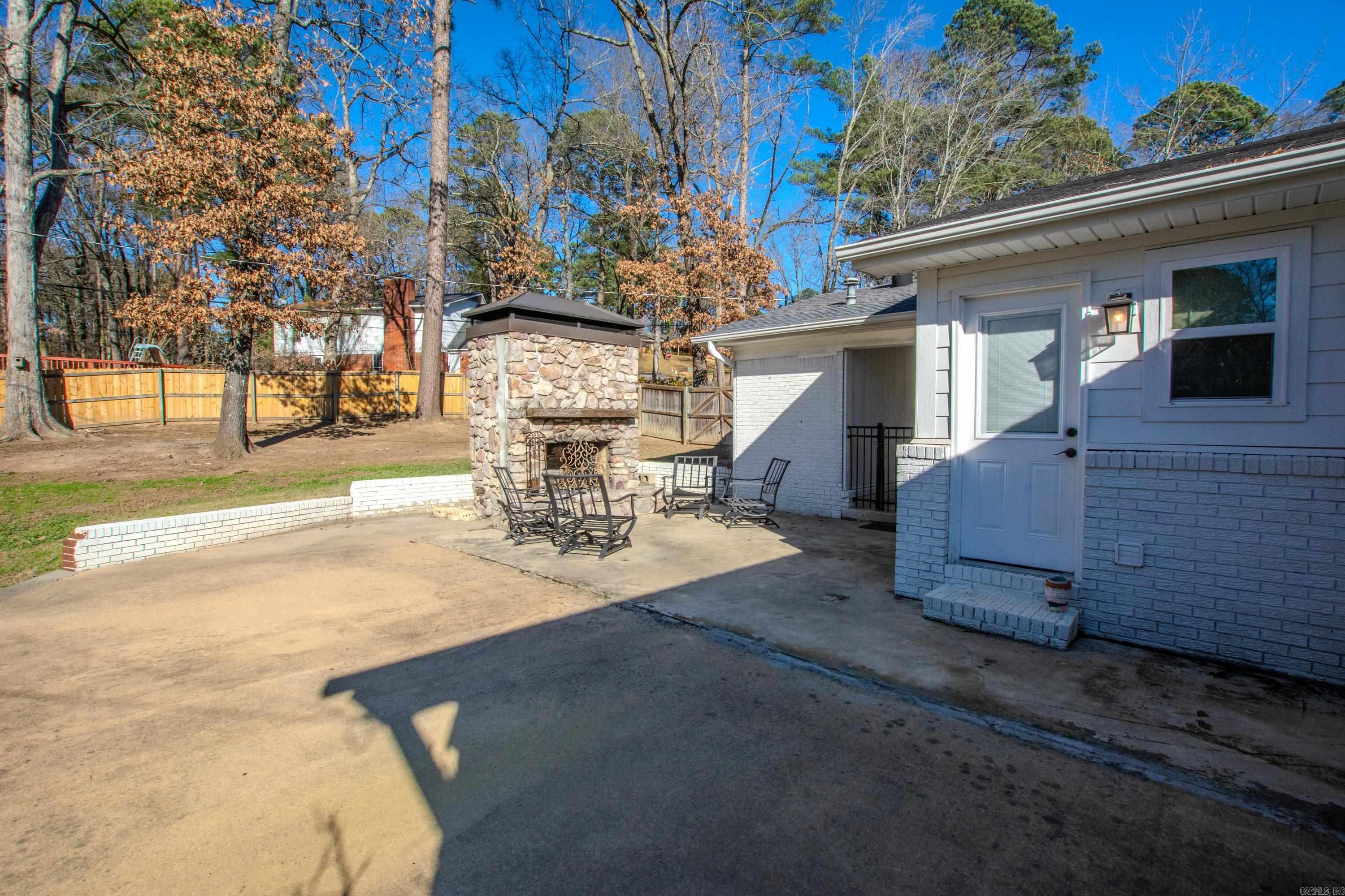 1724 Lynnwood Drive  Benton, AR