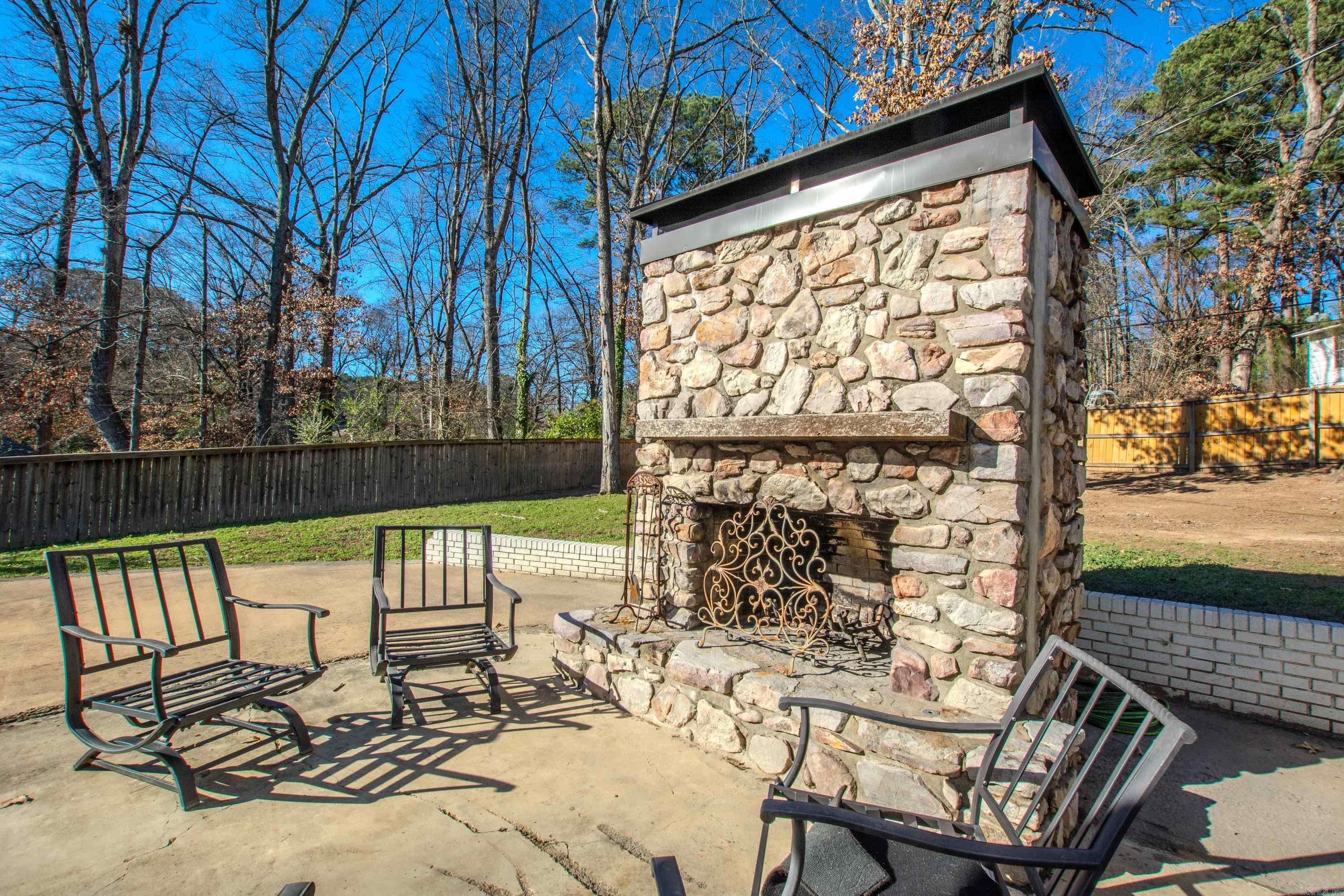 1724 Lynnwood Drive  Benton, AR