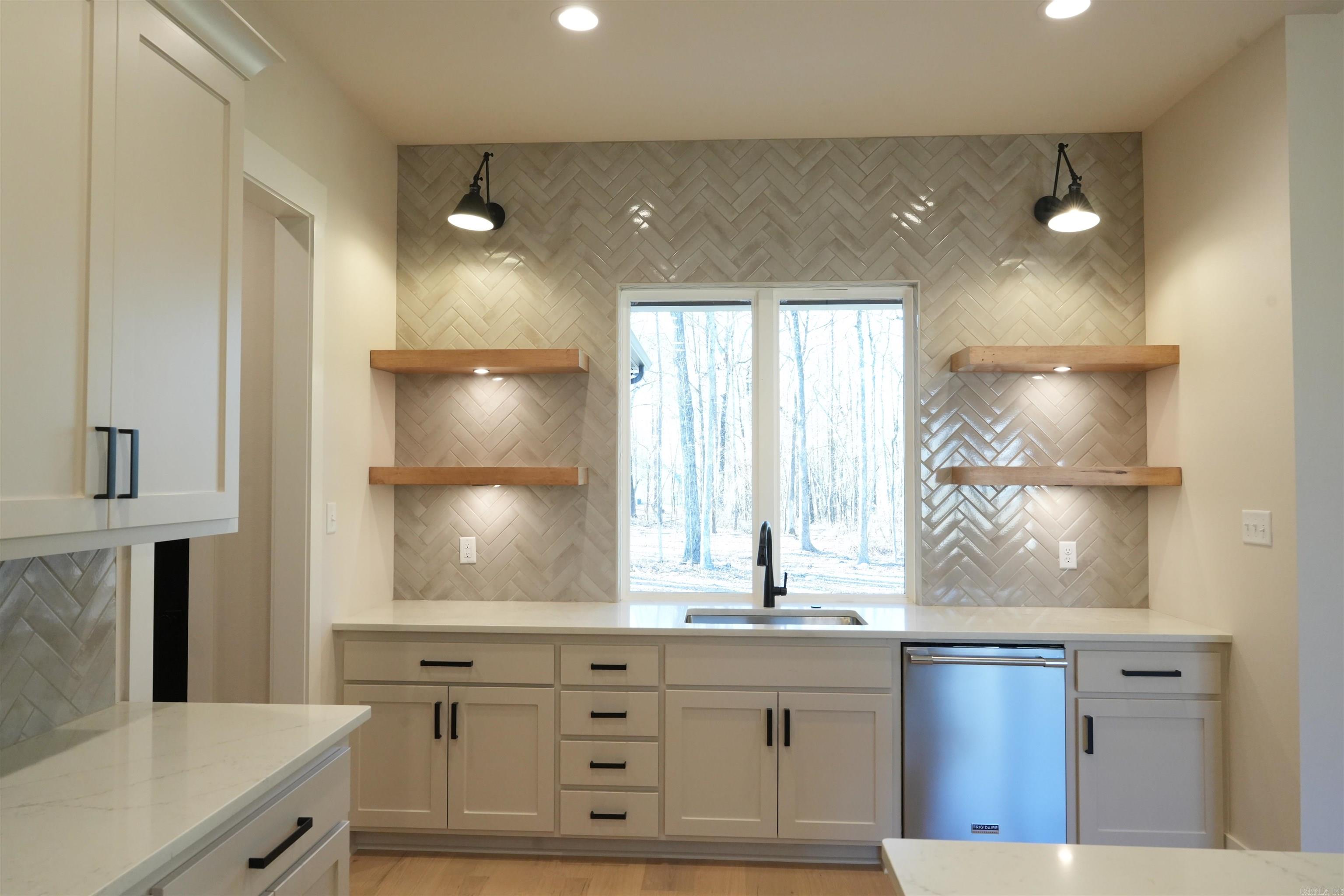 3084 Avilla Manor  Alexander, AR