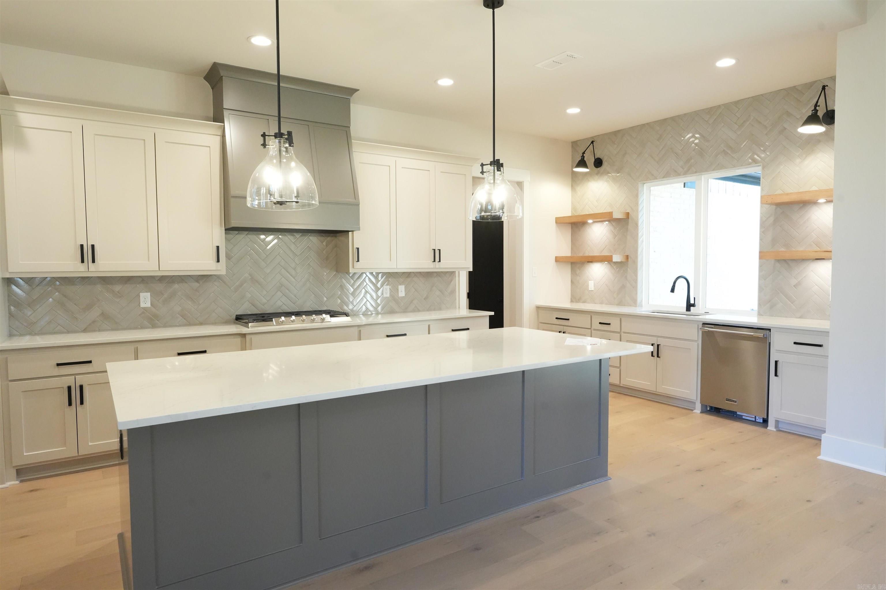 3084 Avilla Manor  Alexander, AR