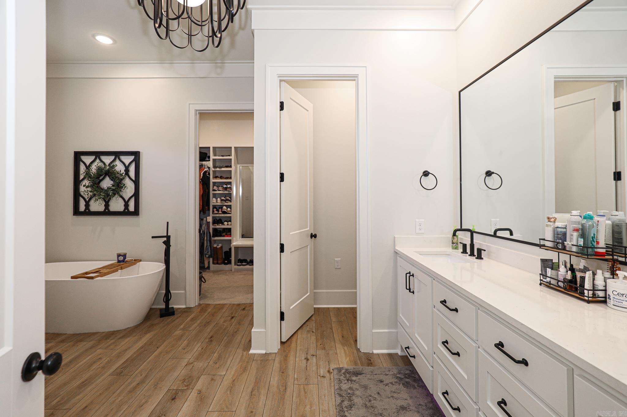 1519 SAWTOOTH  Benton, AR