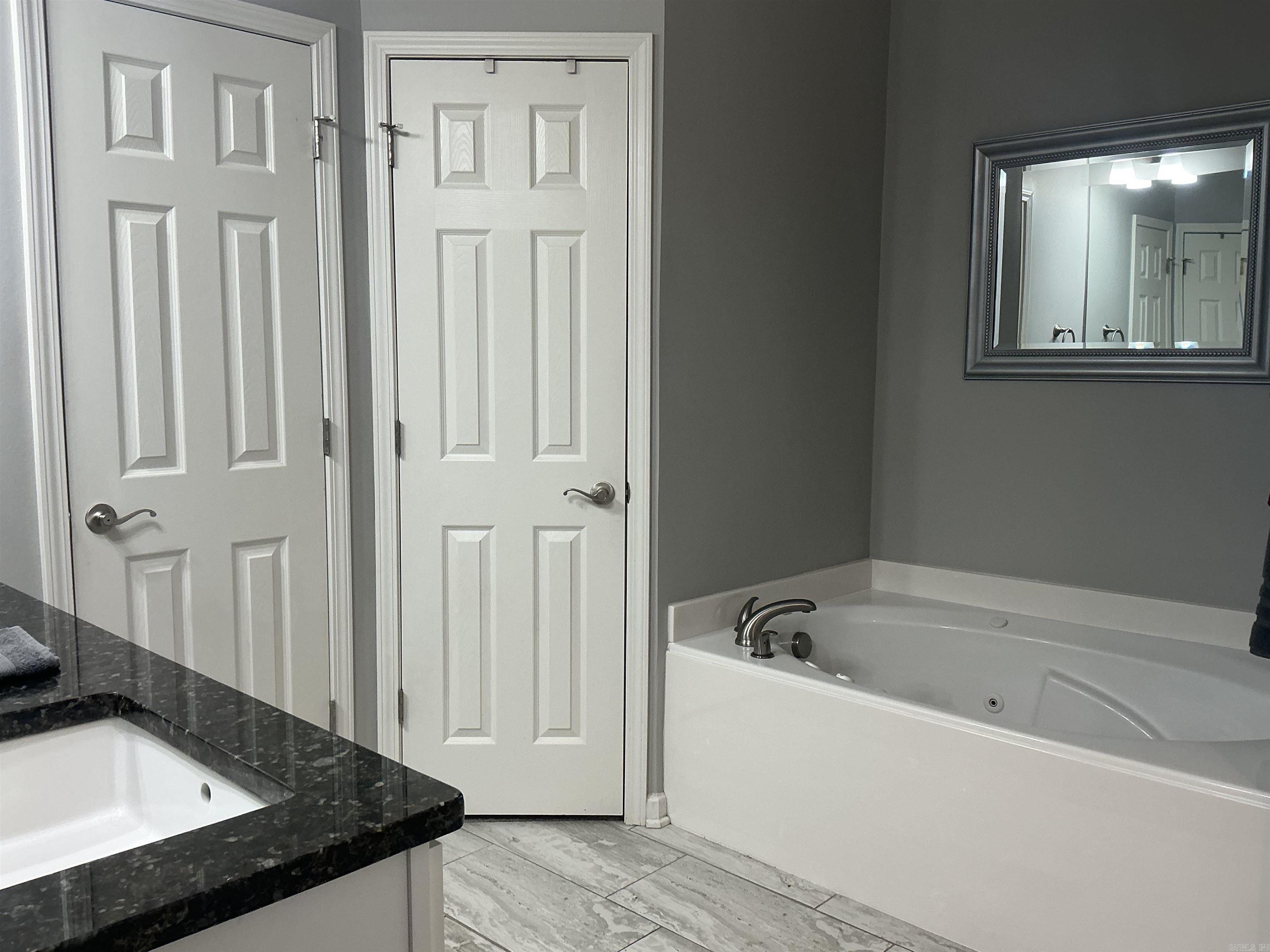 1016 Heritage Way  Benton, AR