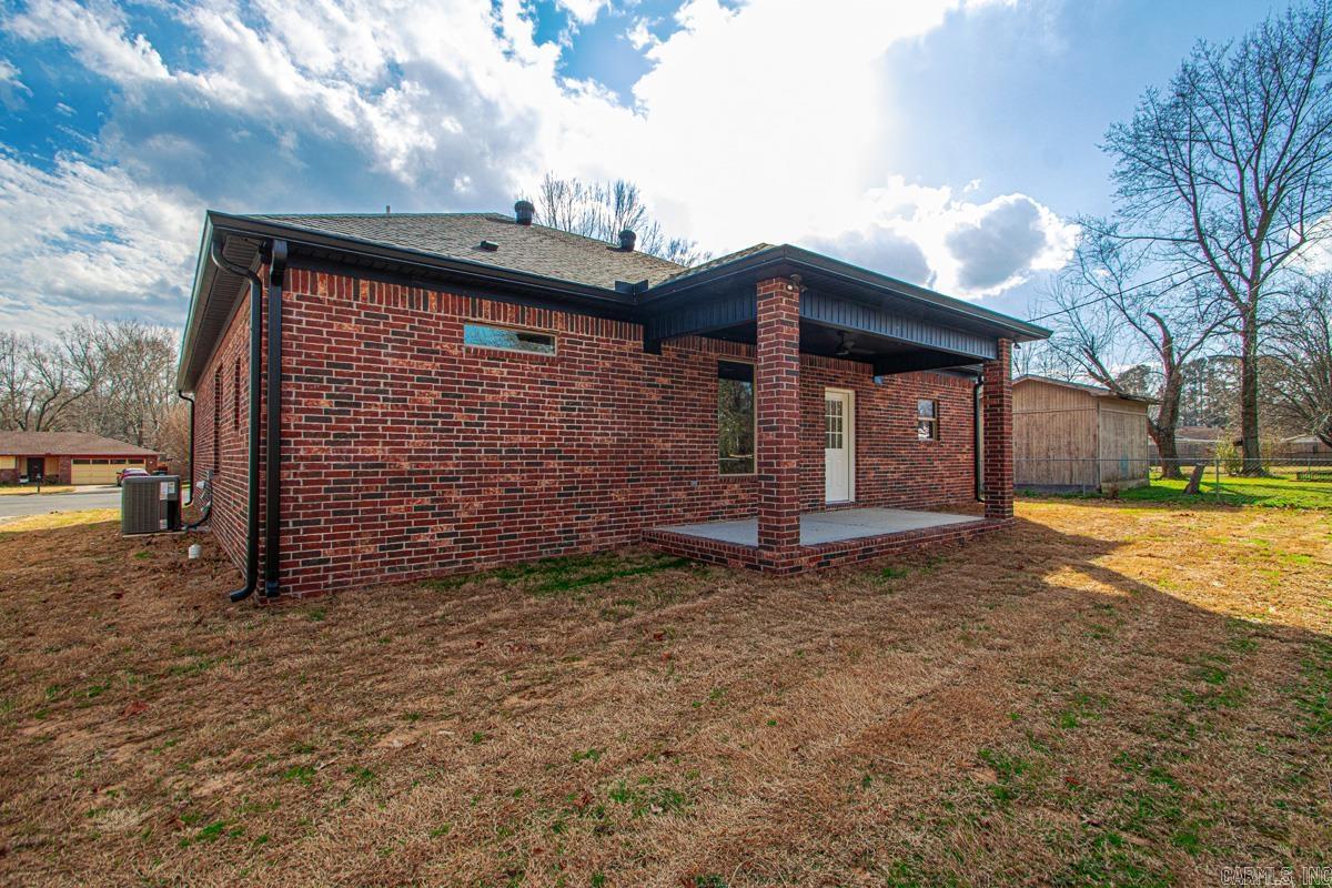 9 Valewood Court Sherwood, AR 72076-9284