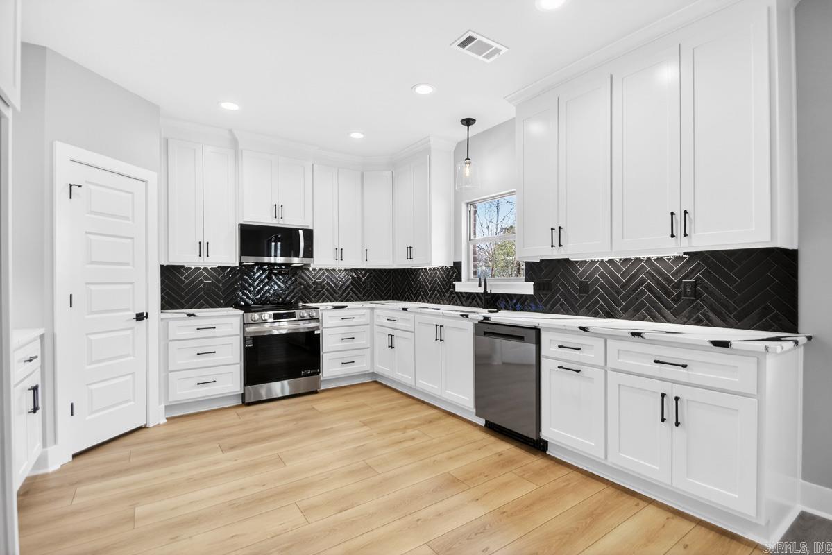 9 Valewood Court Sherwood, AR 72076-9284