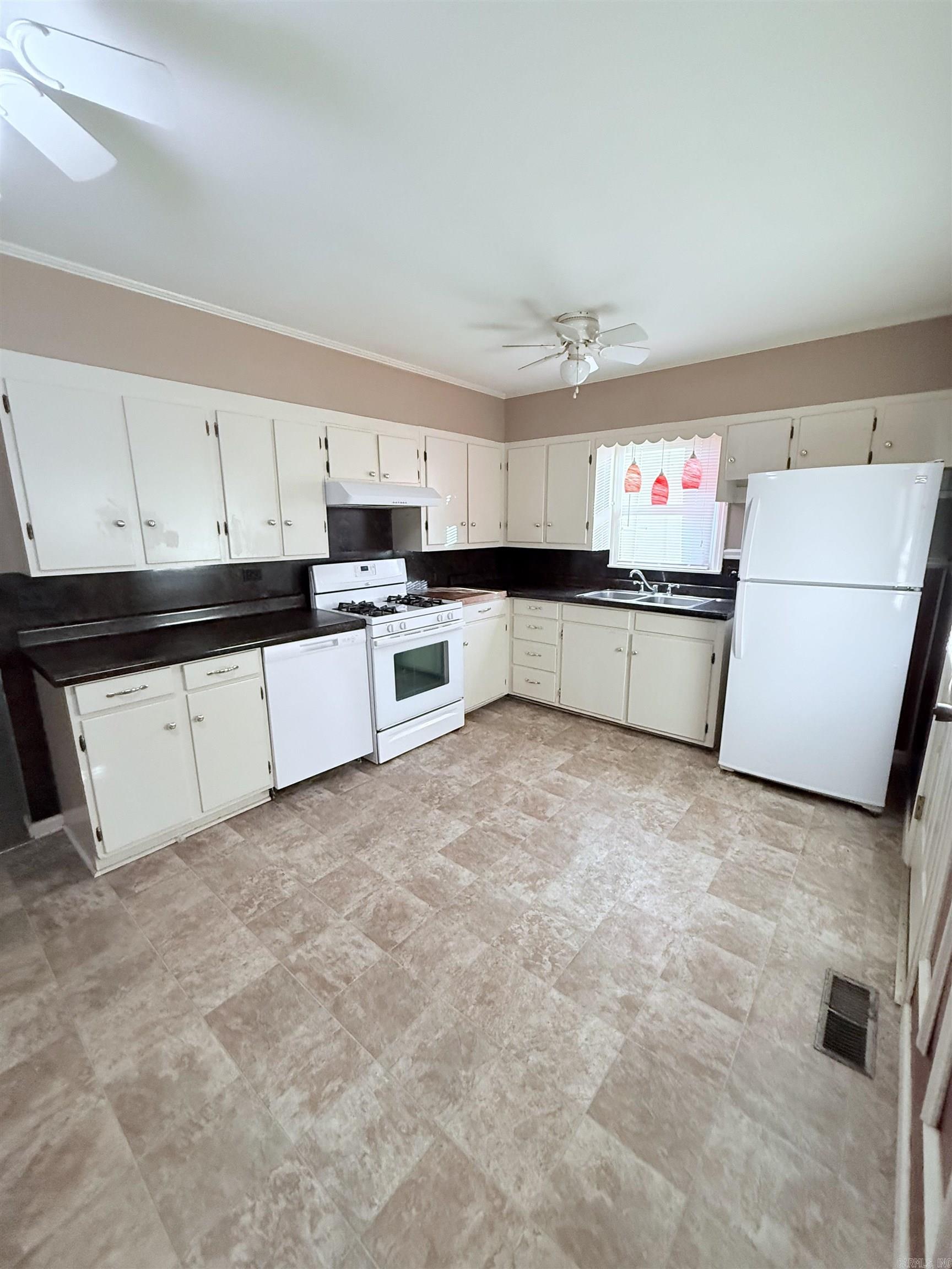 1105 W THOMPSON  Paragould, AR