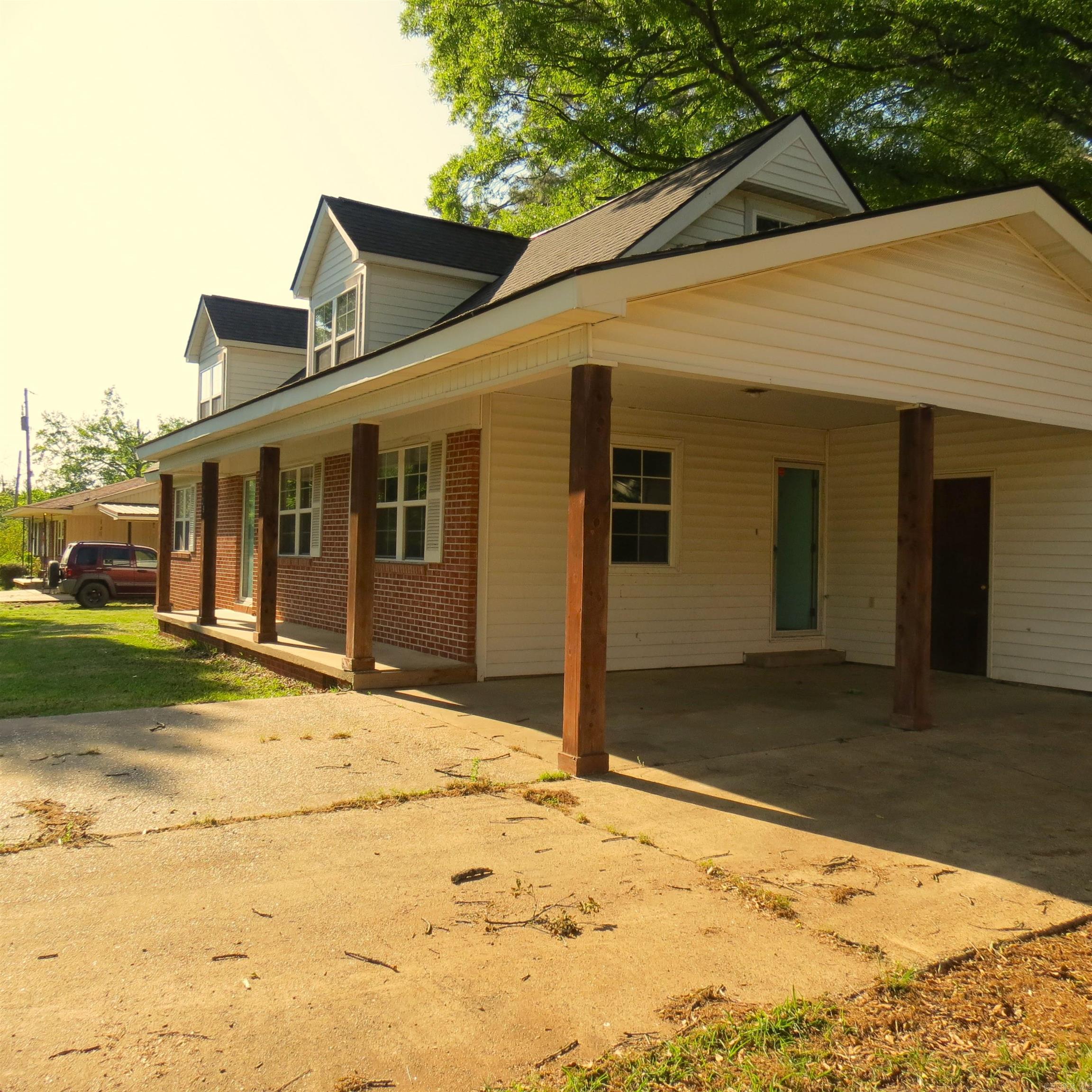 129 E Willis  Monticello, AR
