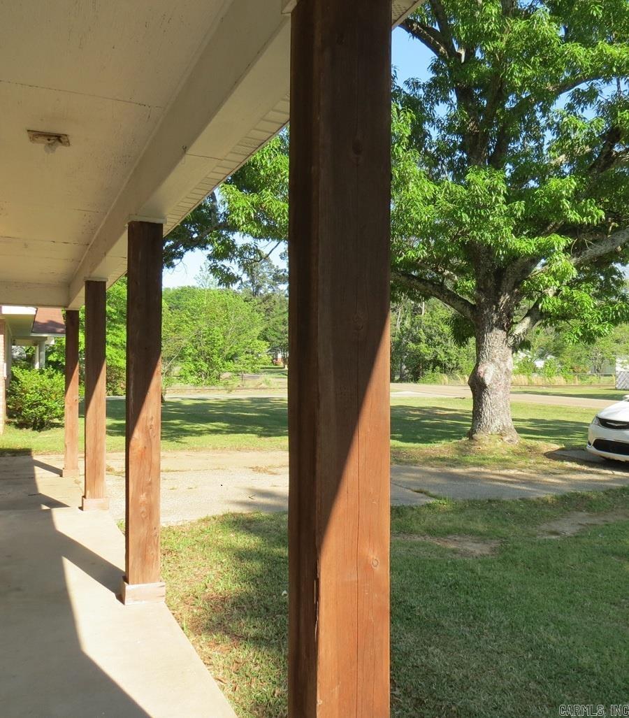 129 E Willis  Monticello, AR