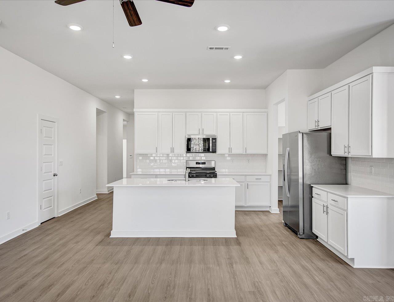 623 Riley Lane Maumelle, AR 72113