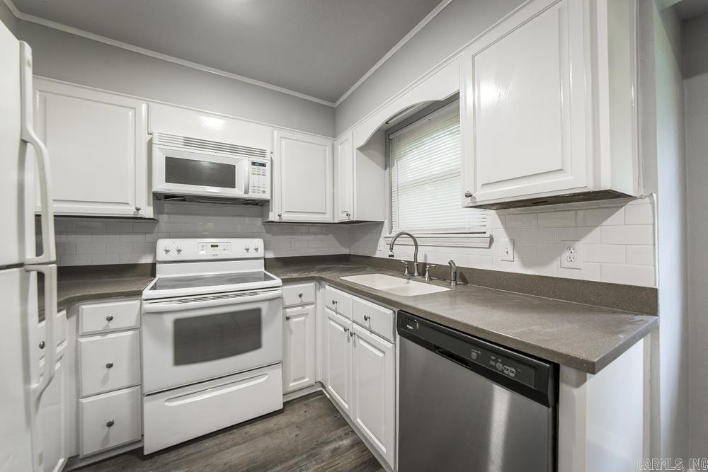 16 Frances  Cabot, AR