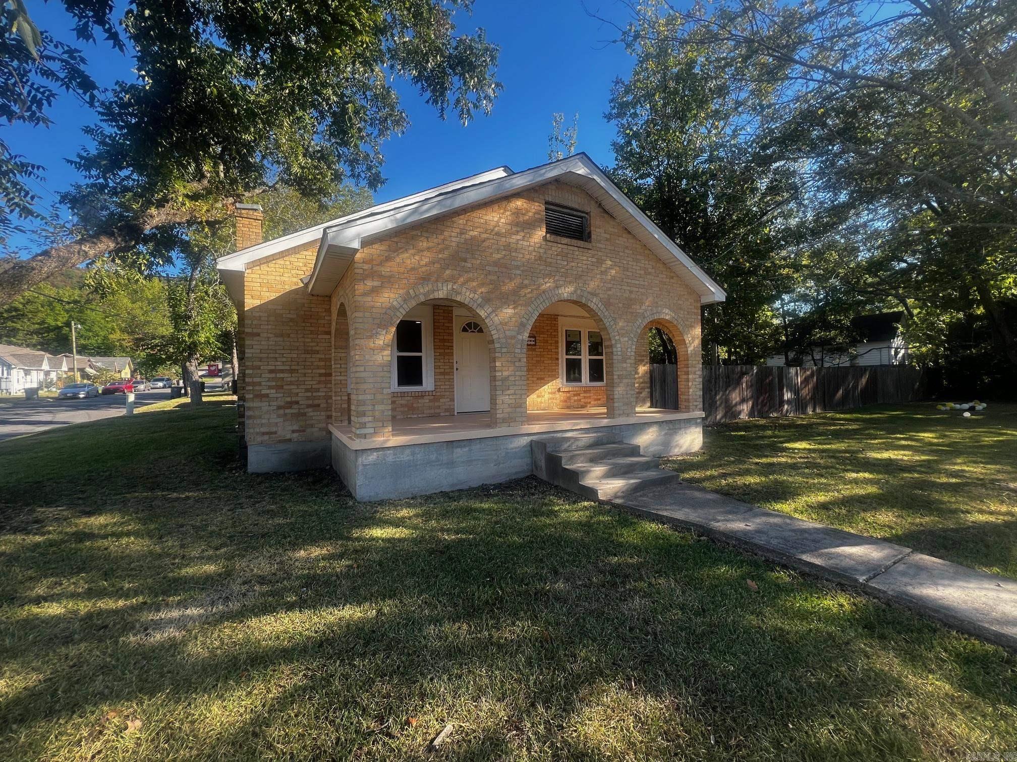 300 Gardner  Hot Springs, AR