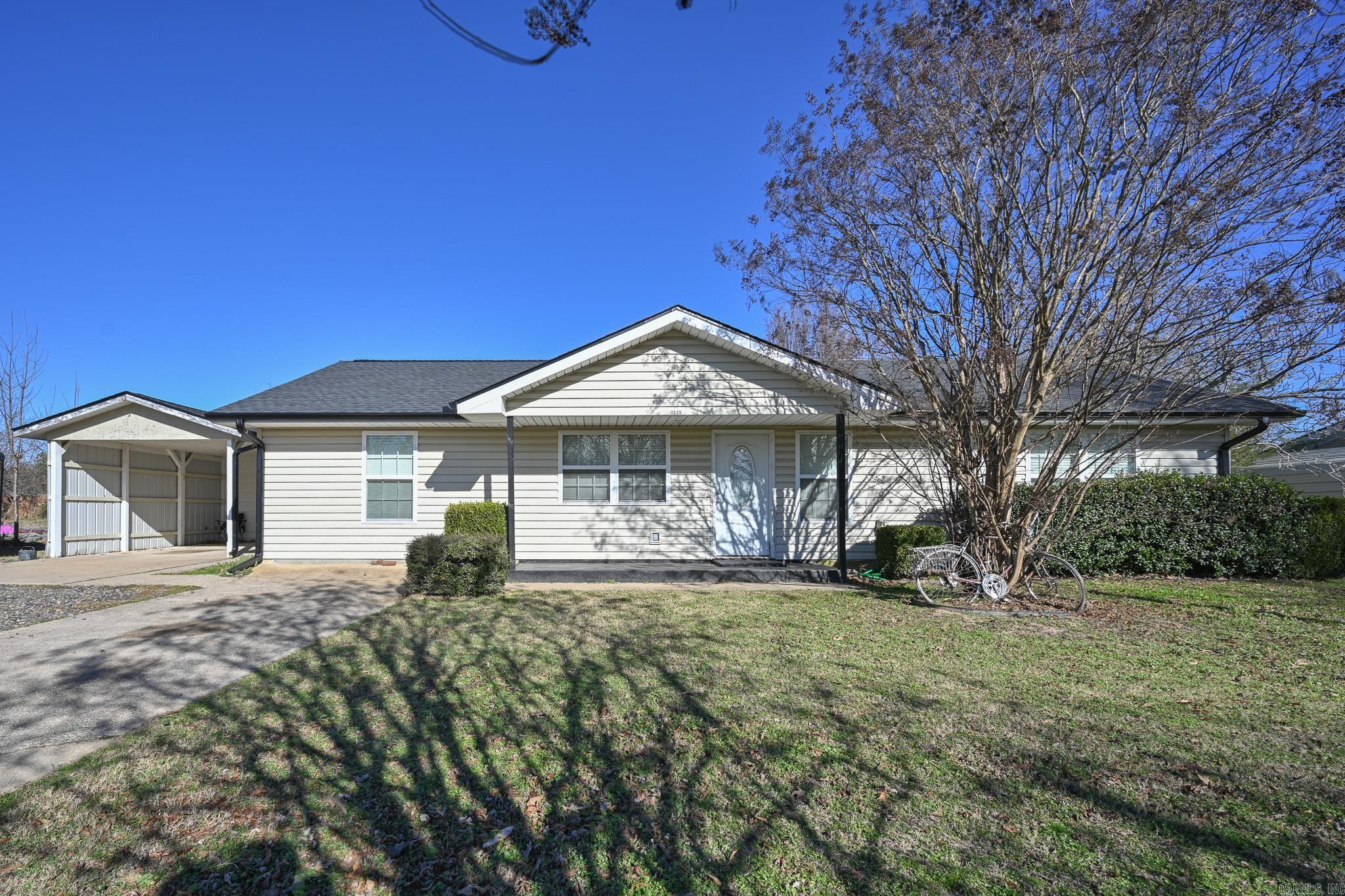 1611 Hamilton  Mena, AR