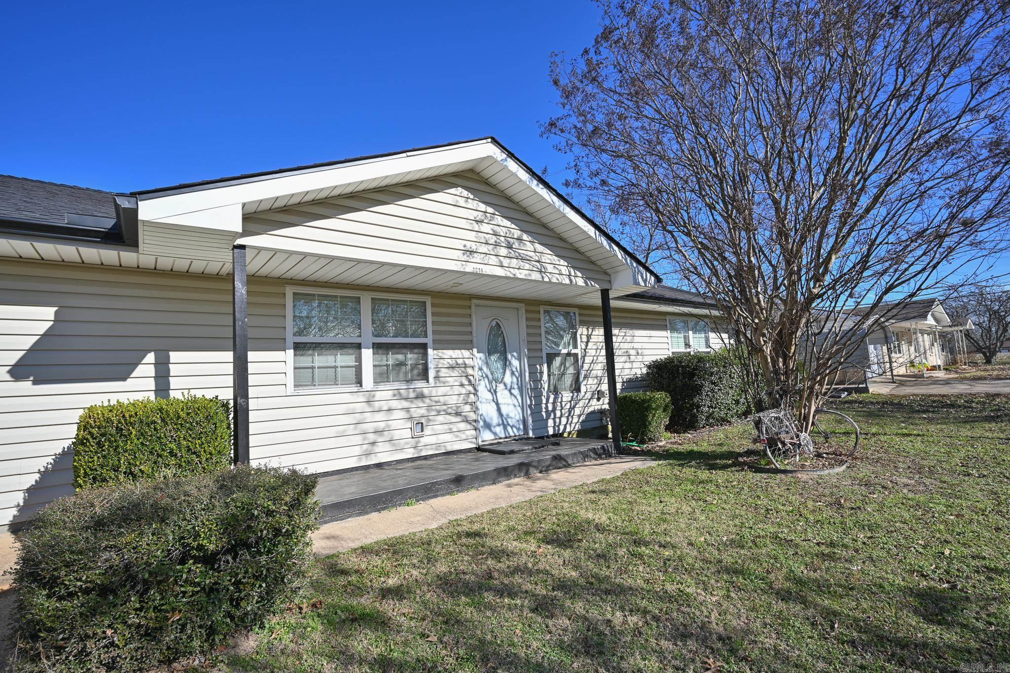 1611 Hamilton  Mena, AR