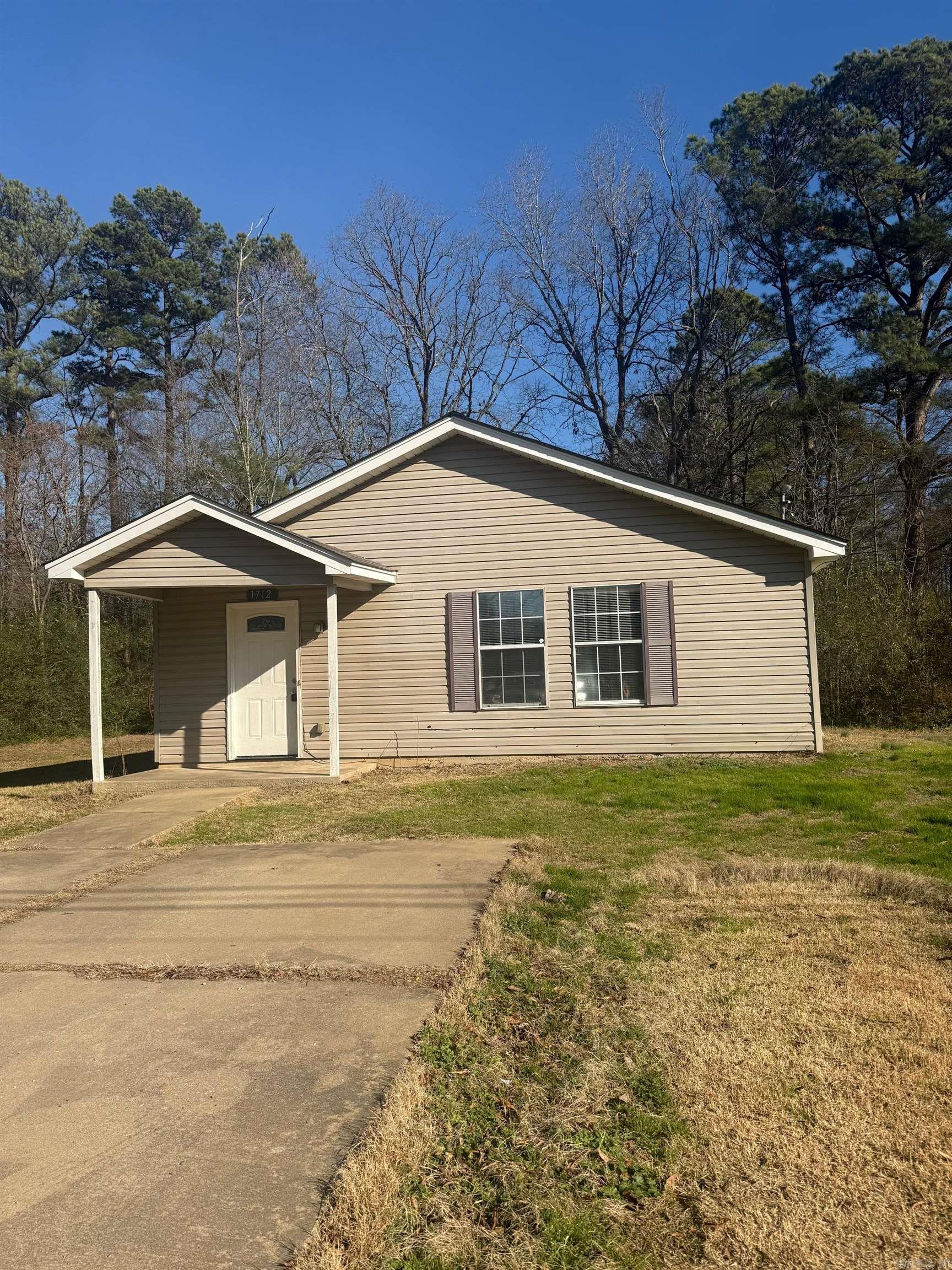 1712 Dixie  Benton, AR