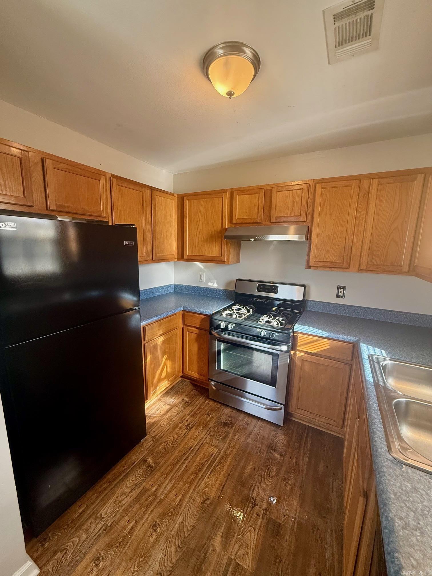 1712 Dixie  Benton, AR