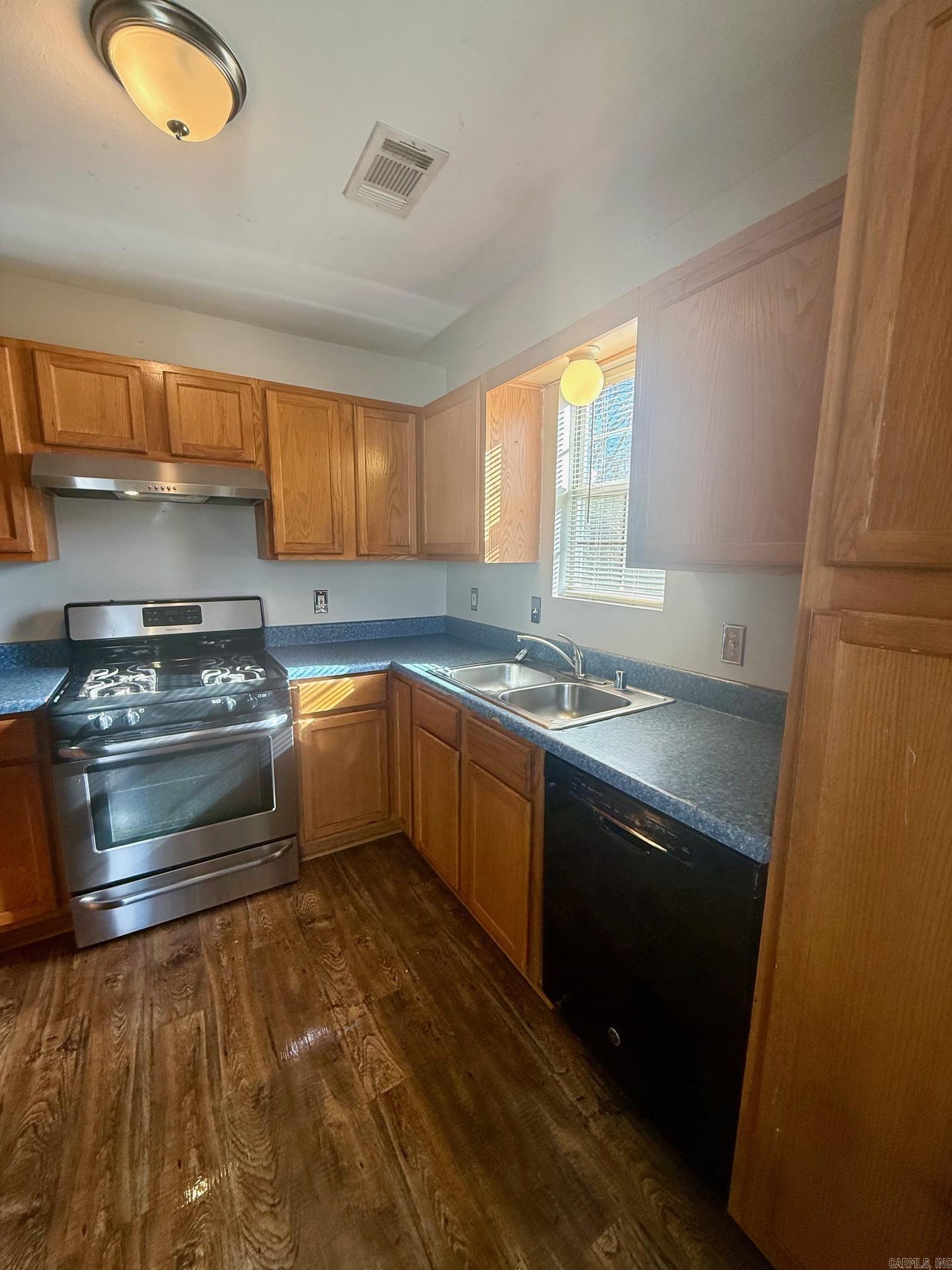 1712 Dixie  Benton, AR