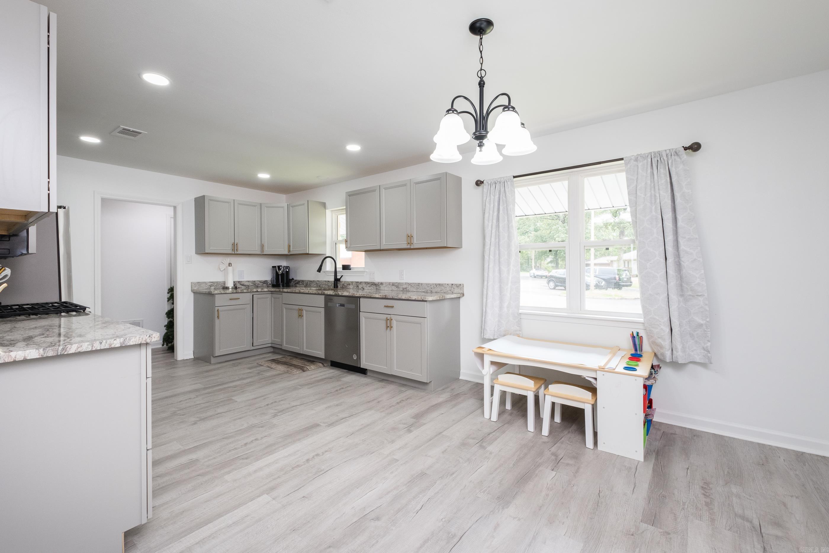 4605 N Cedar  North Little Rock, AR