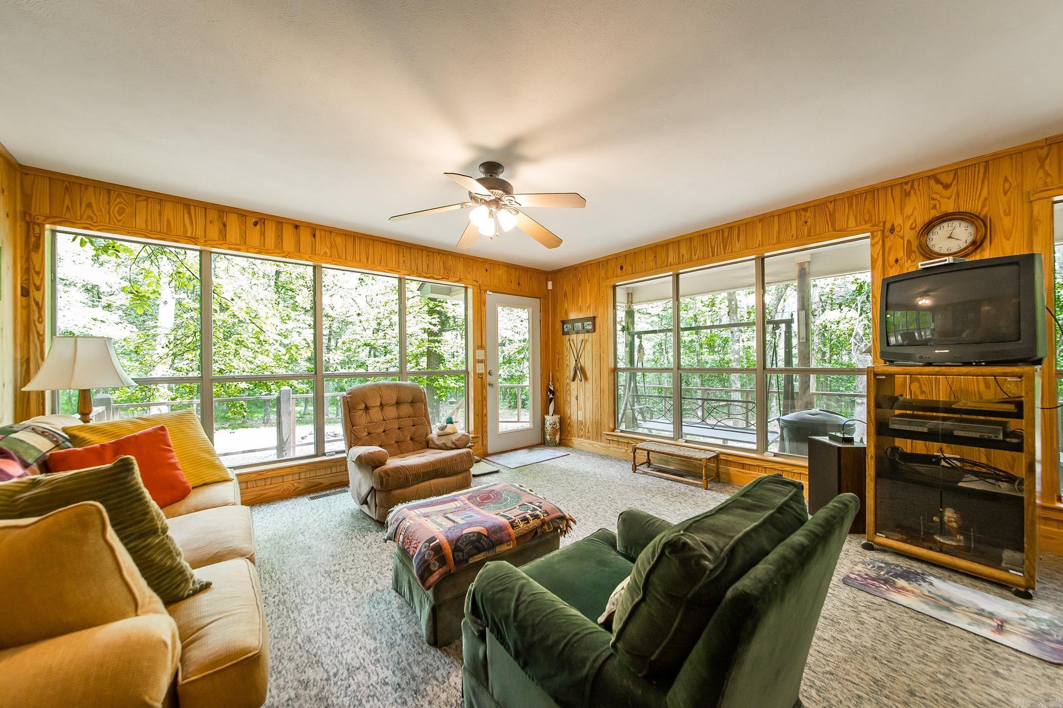 143 Hurricane Dr. Greers Ferry, AR 72067