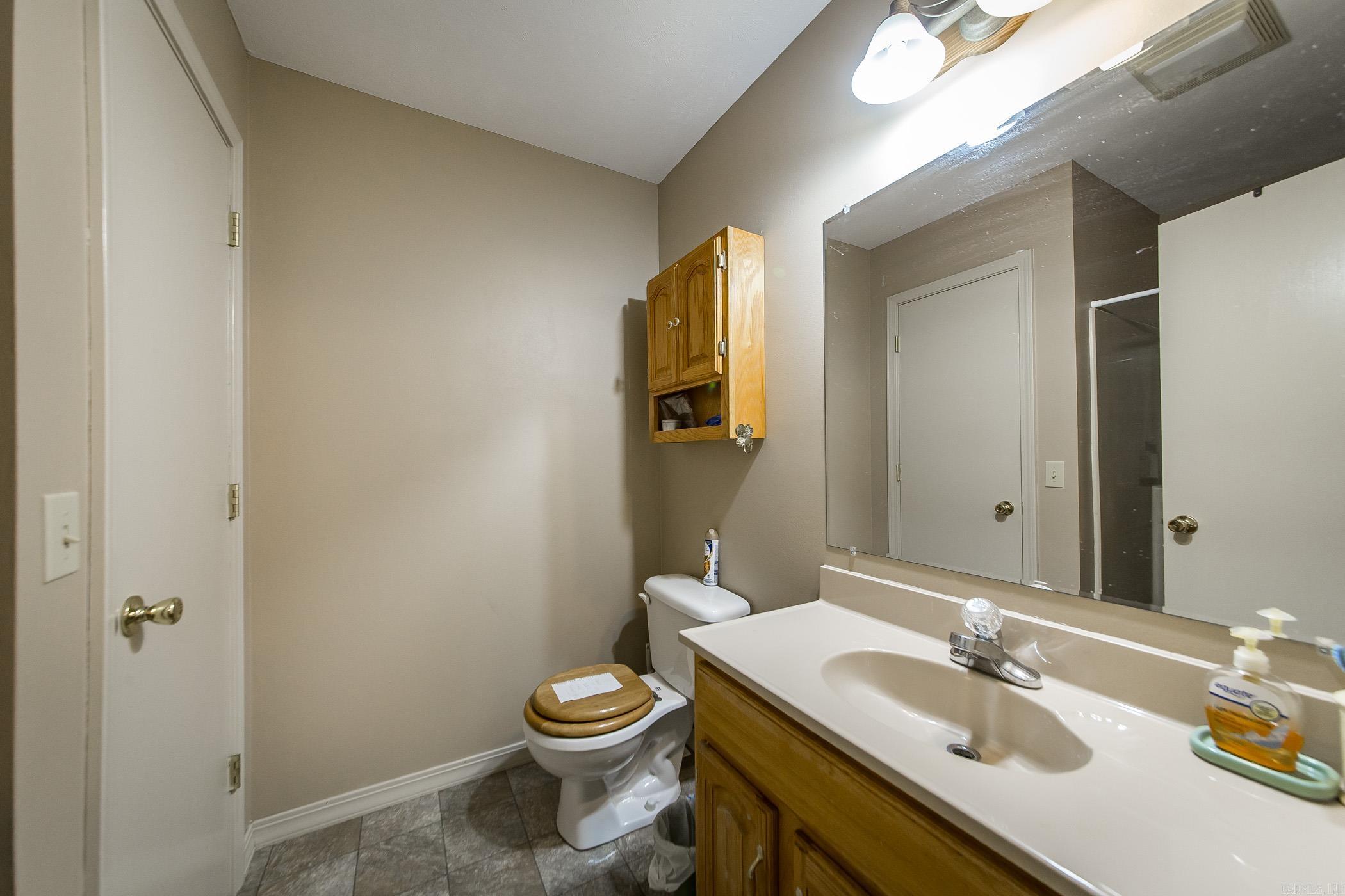 143 Hurricane Dr. Greers Ferry, AR 72067