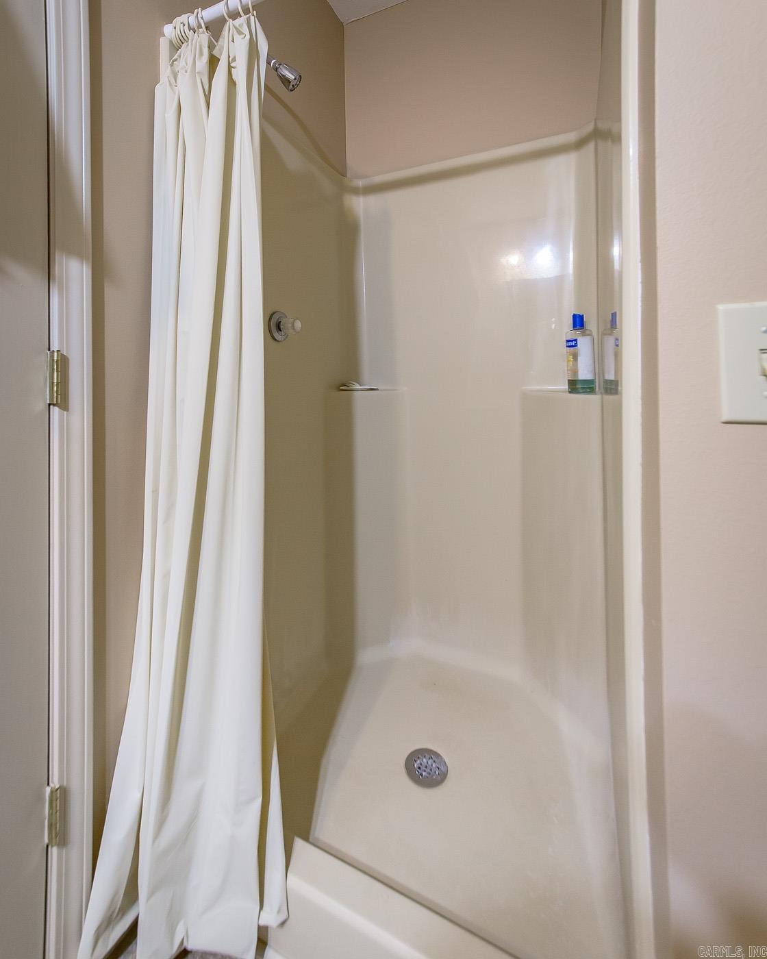 143 Hurricane Dr. Greers Ferry, AR 72067