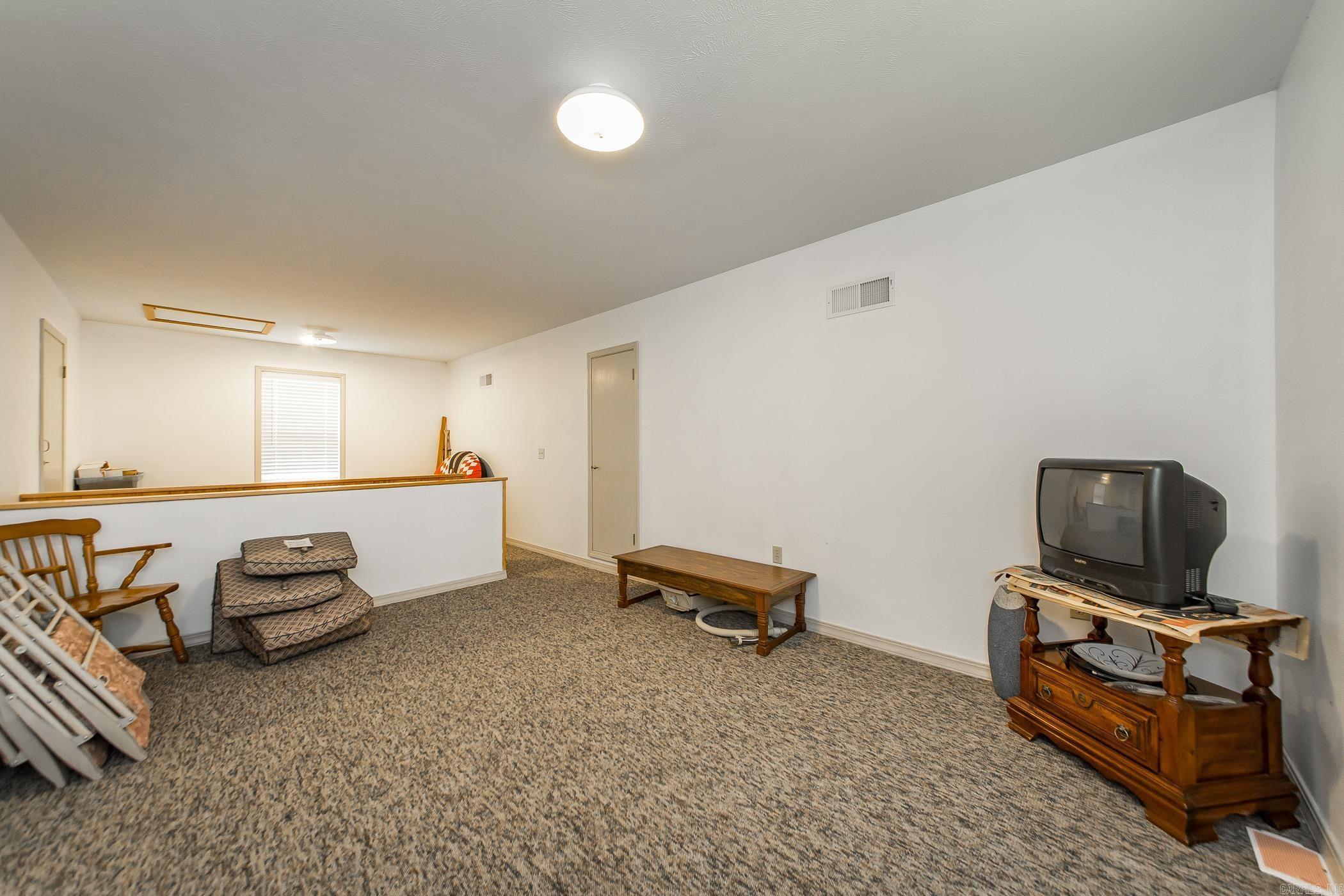 143 Hurricane Dr. Greers Ferry, AR 72067