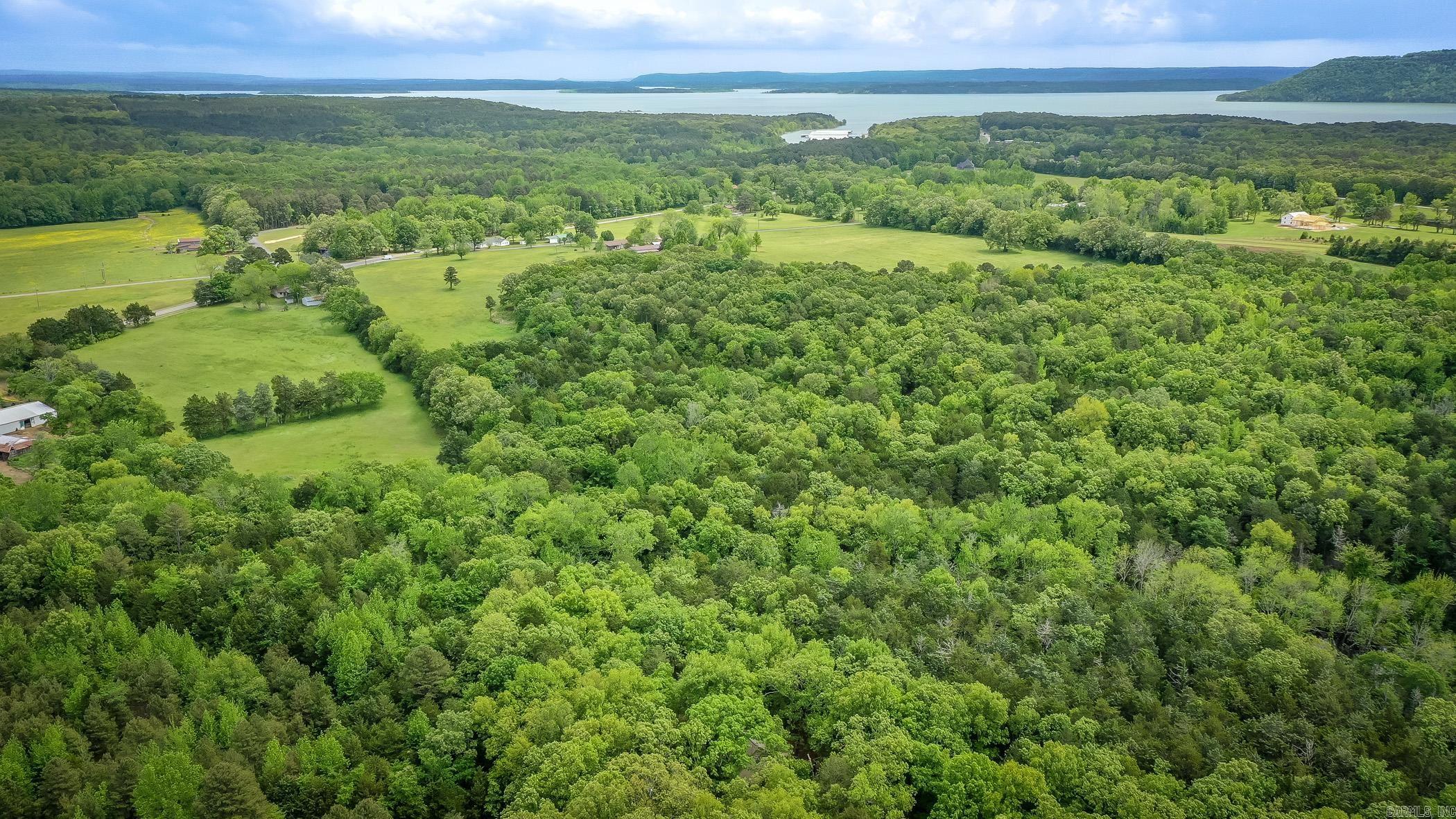 143 Hurricane Dr. Greers Ferry, AR 72067