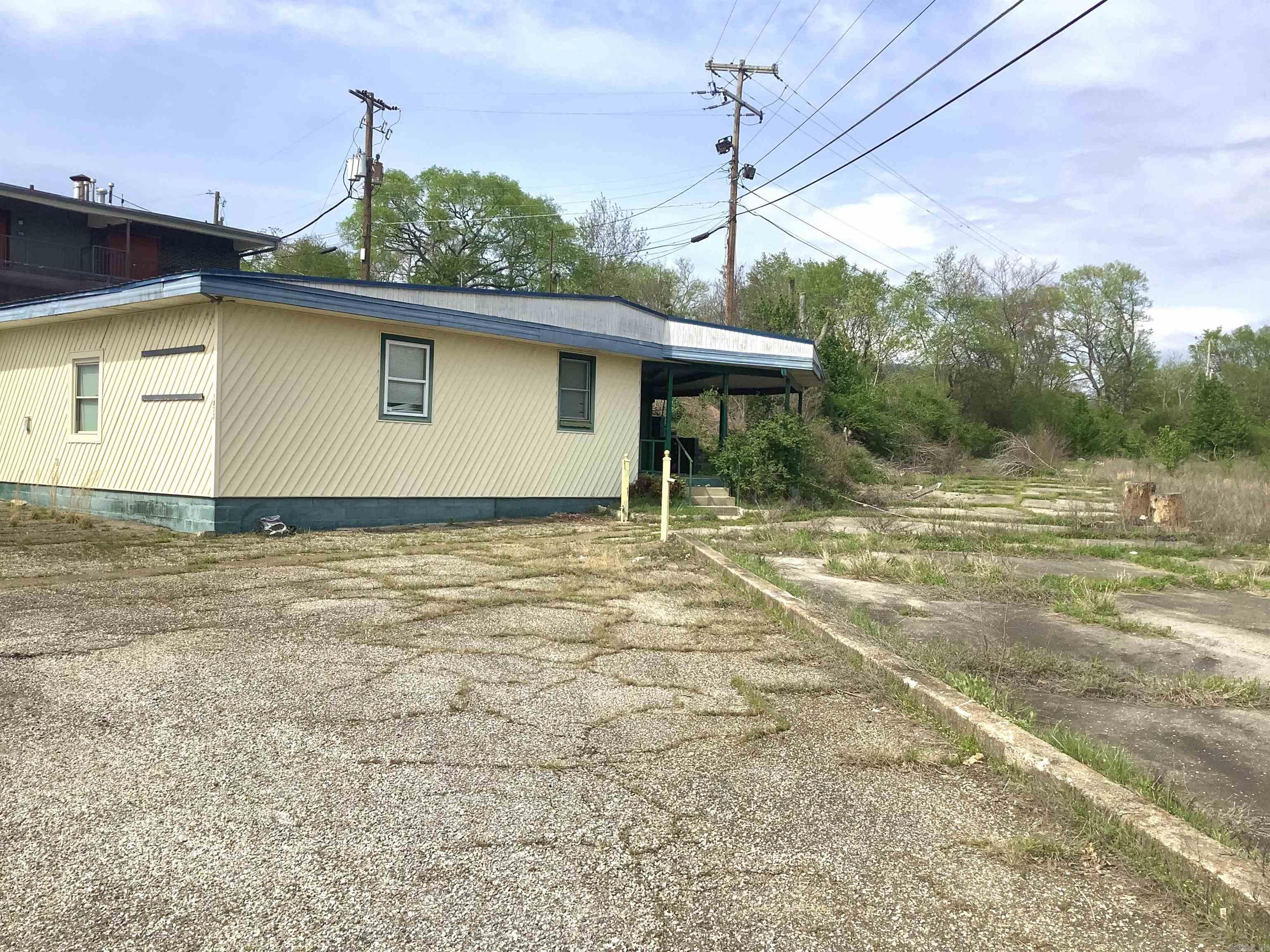 1875 E Grand  Hot Springs, AR