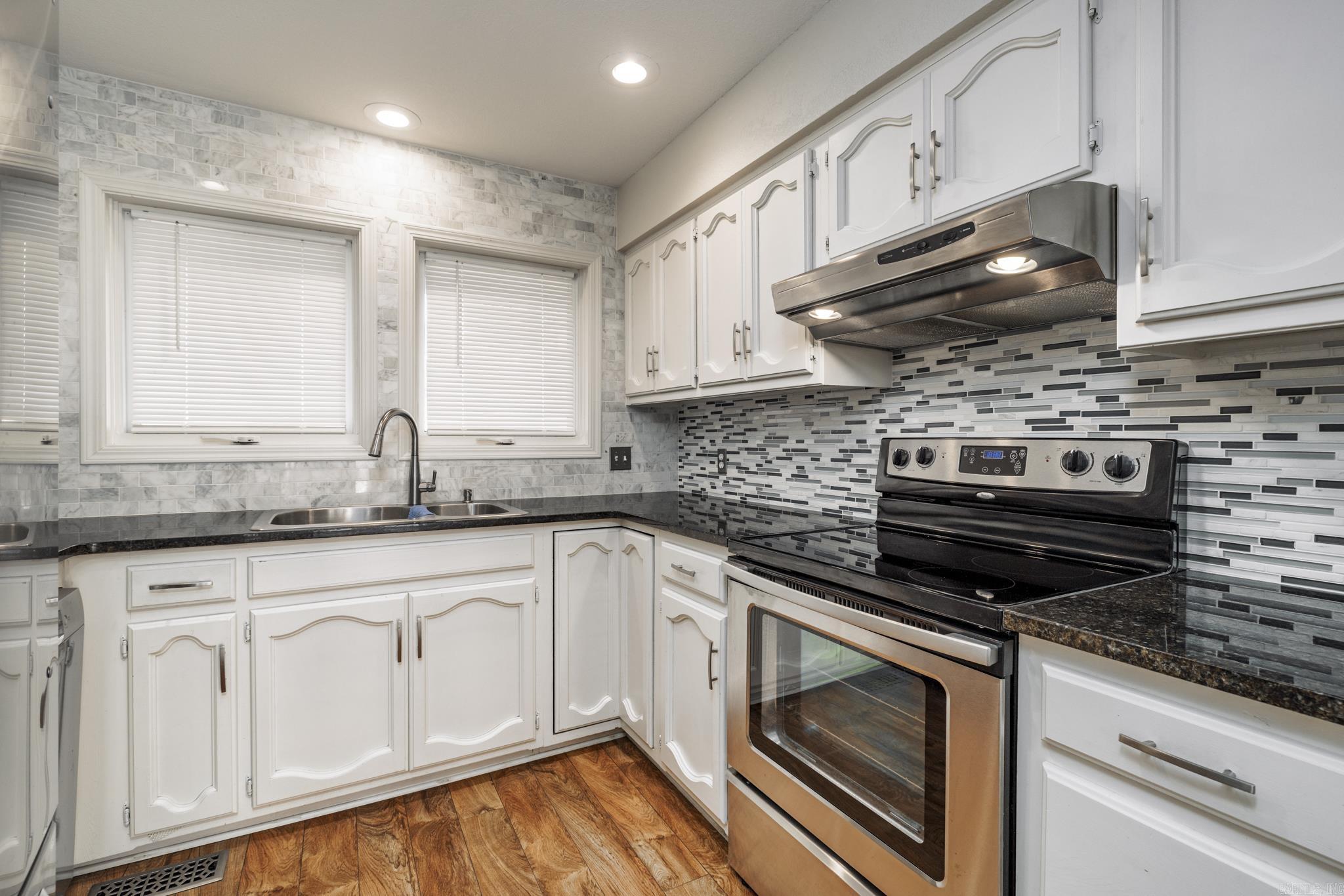 1 Gailosa  Hot Springs Village, AR