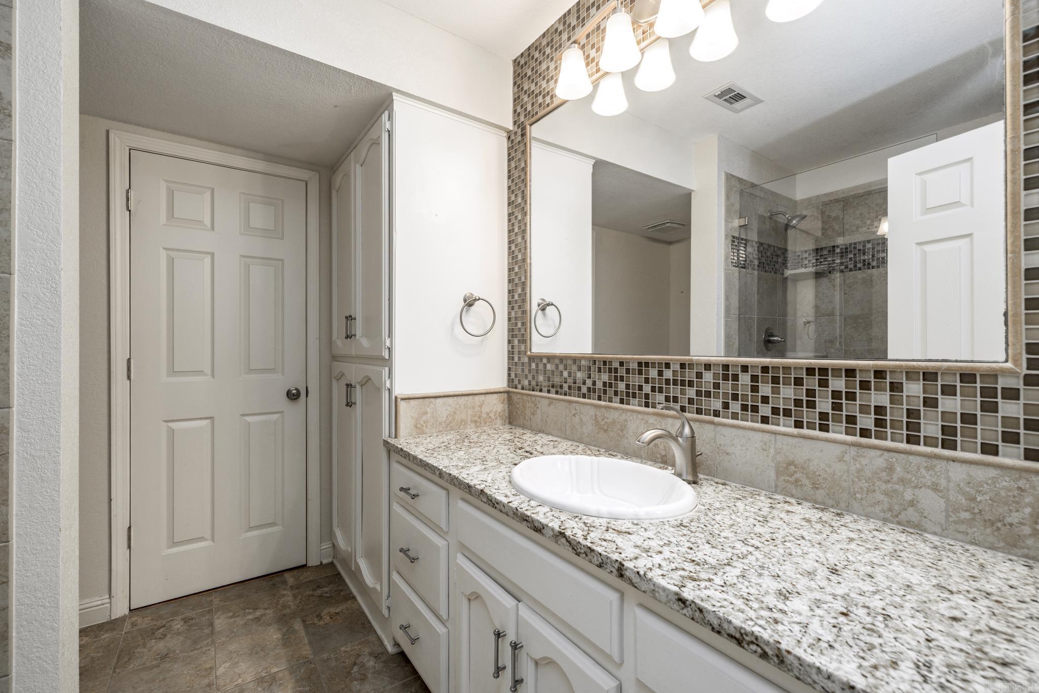 1 Gailosa  Hot Springs Village, AR