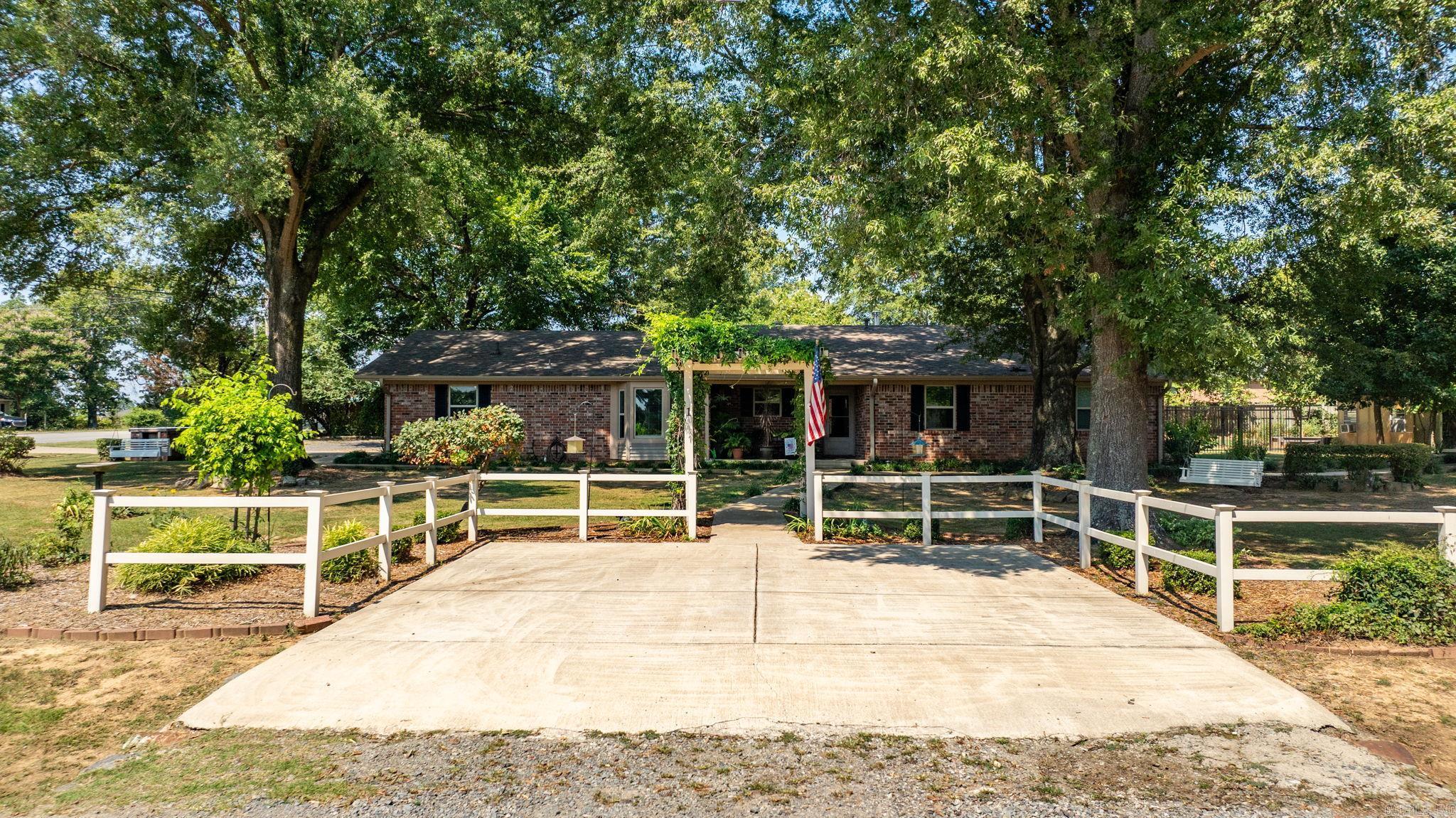 1 Cedar Oaks Dr  Conway, AR