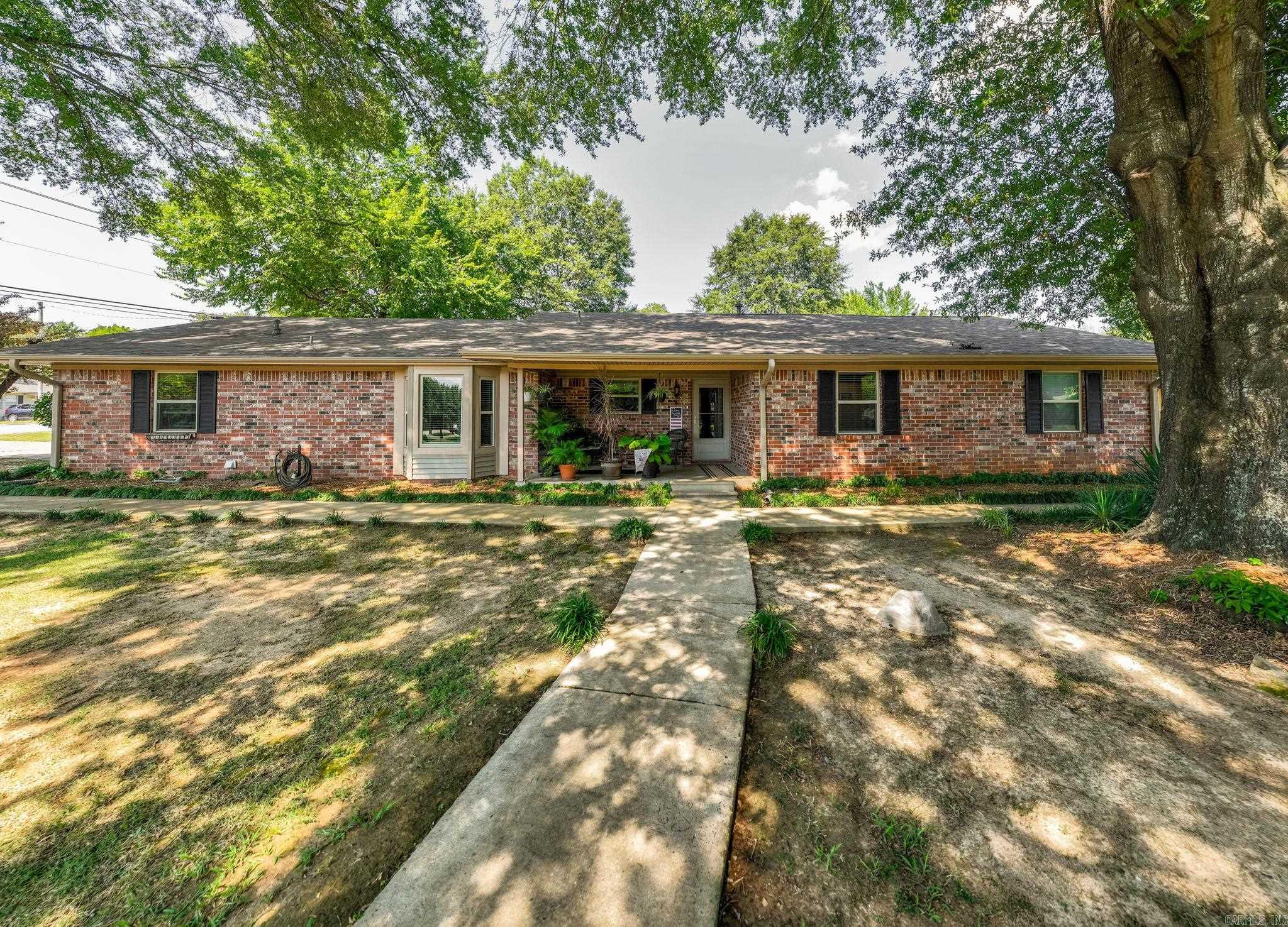 1 Cedar Oaks Dr  Conway, AR