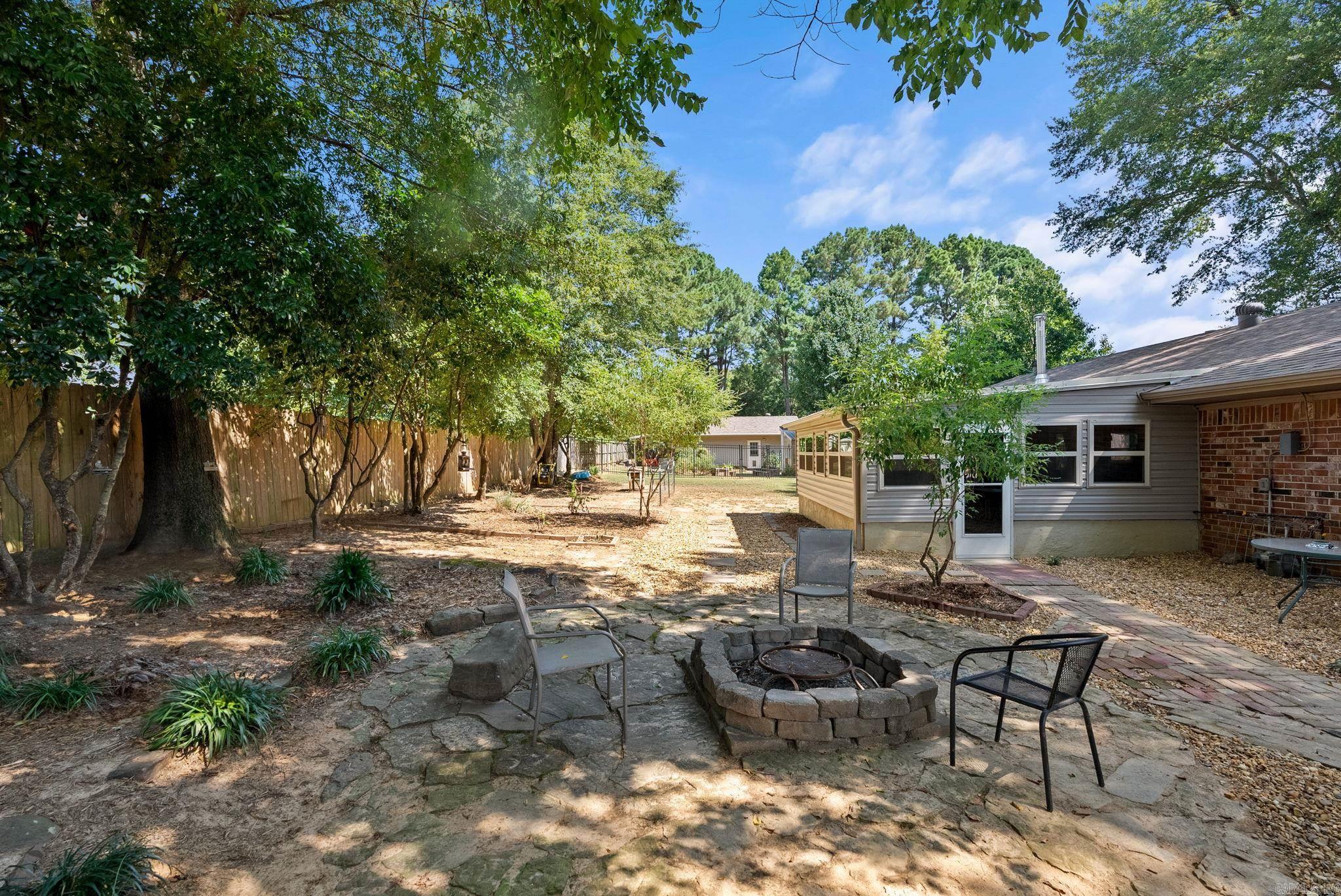 1 Cedar Oaks Dr  Conway, AR