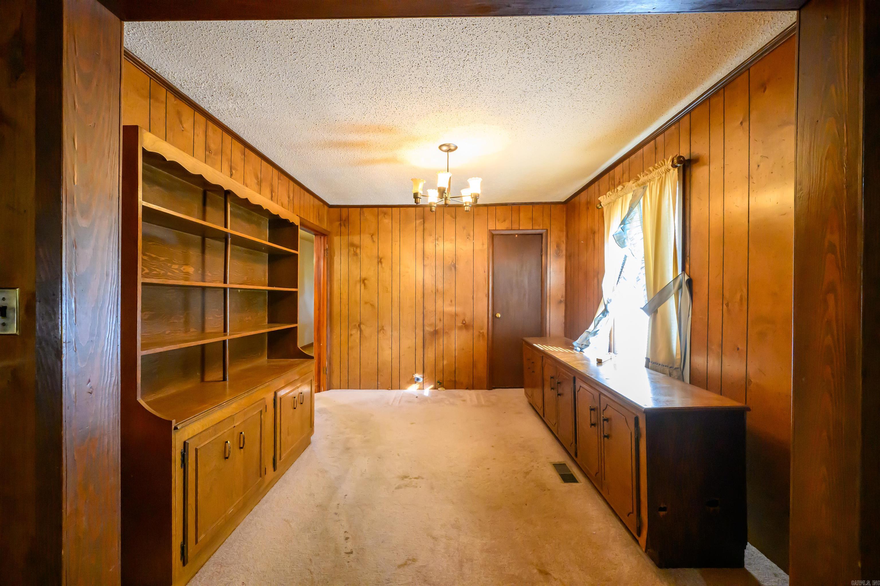 515 E Center  Cave City, AR