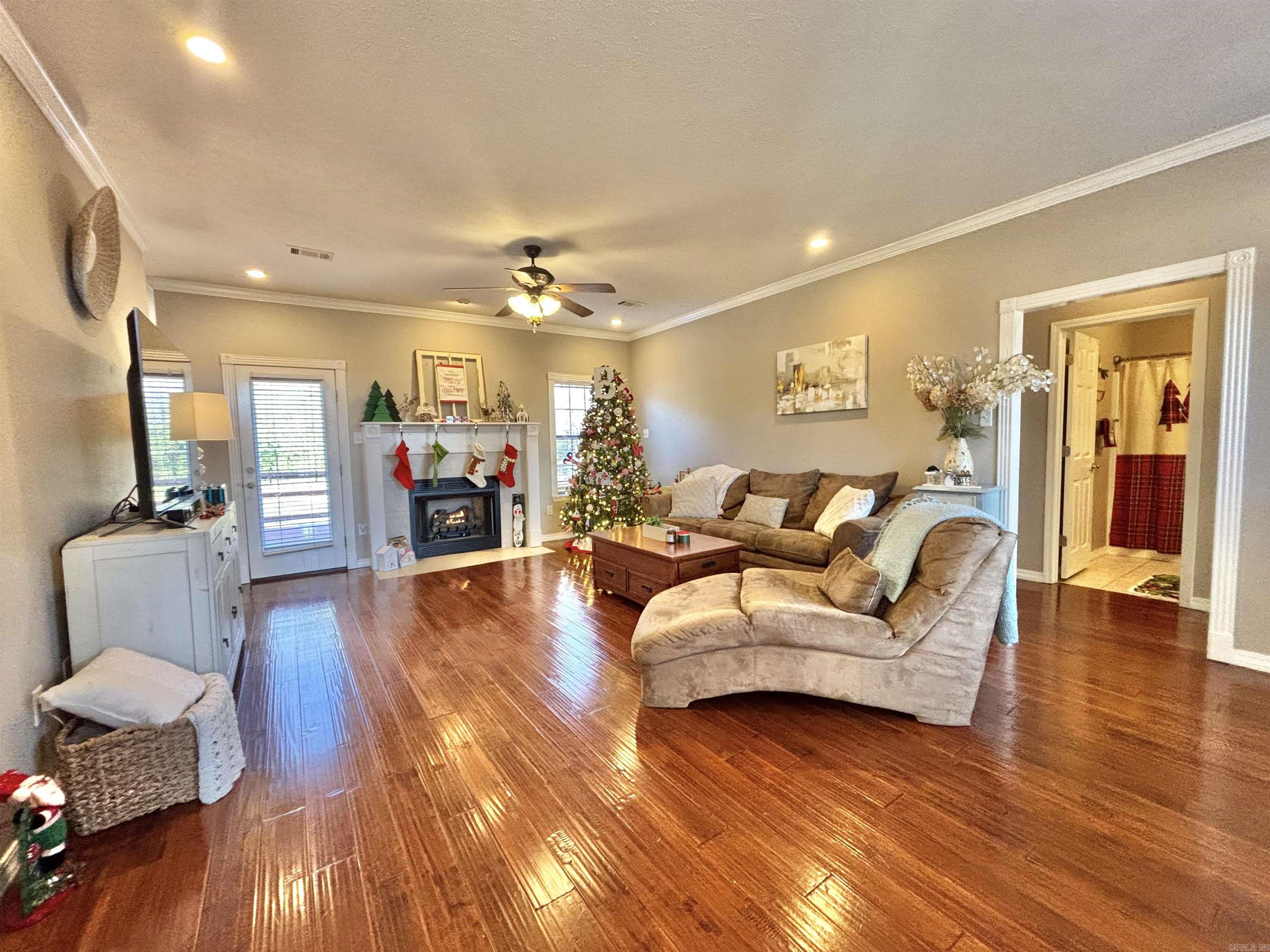 17 Vilsonia Way Vilonia, AR 72173