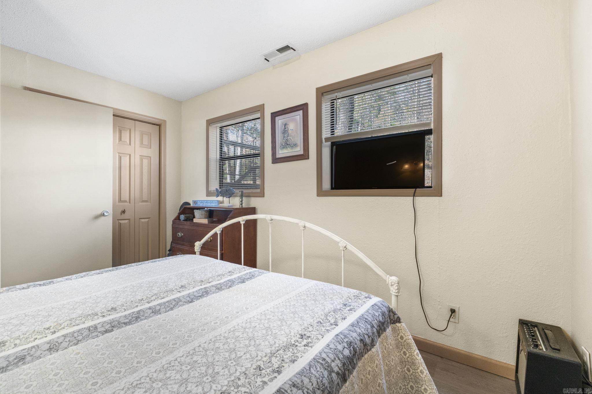 118 Cedar Valley Rd  Fairfield Bay, AR