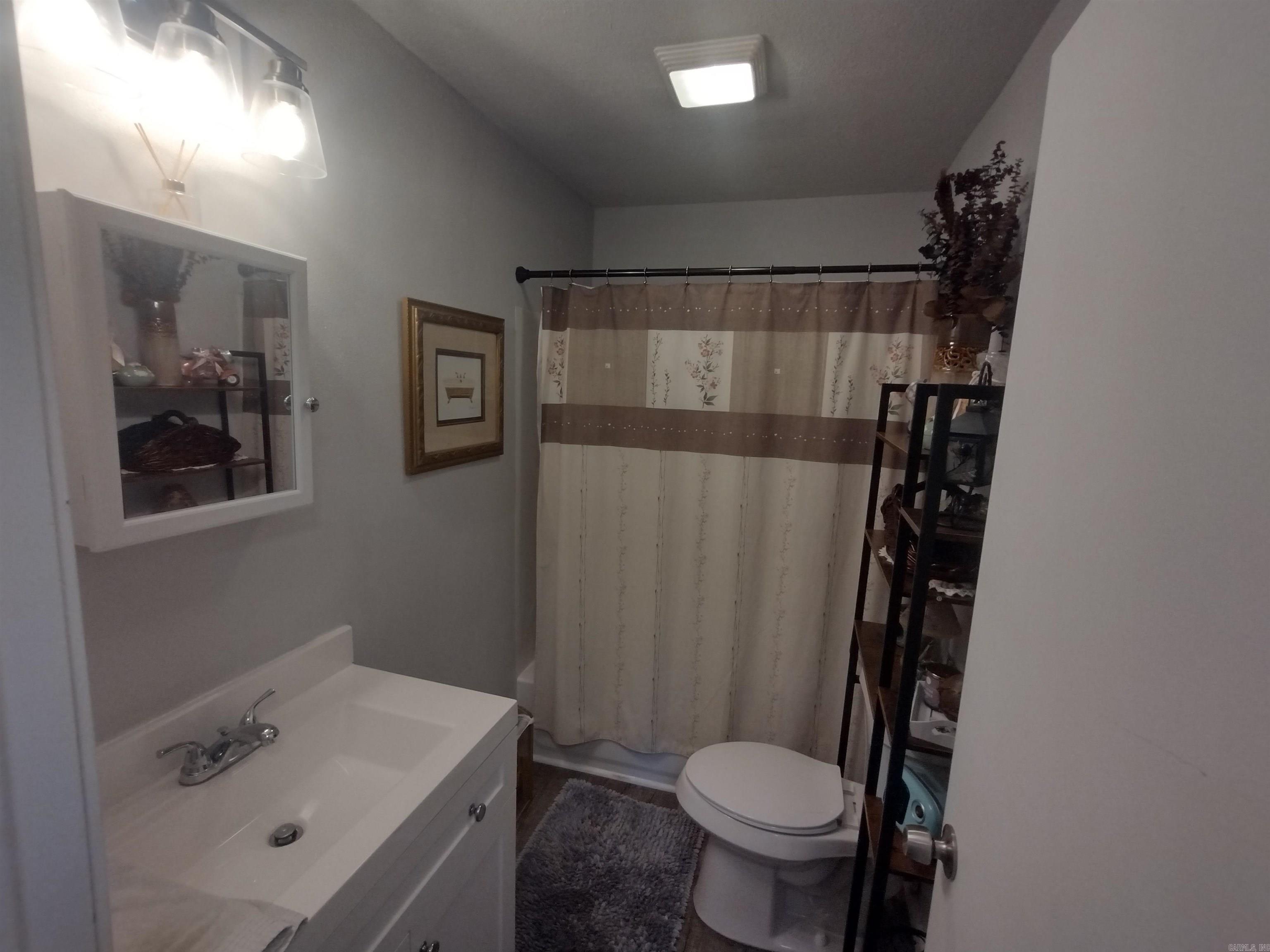 609 E Webb  Mountain View, AR