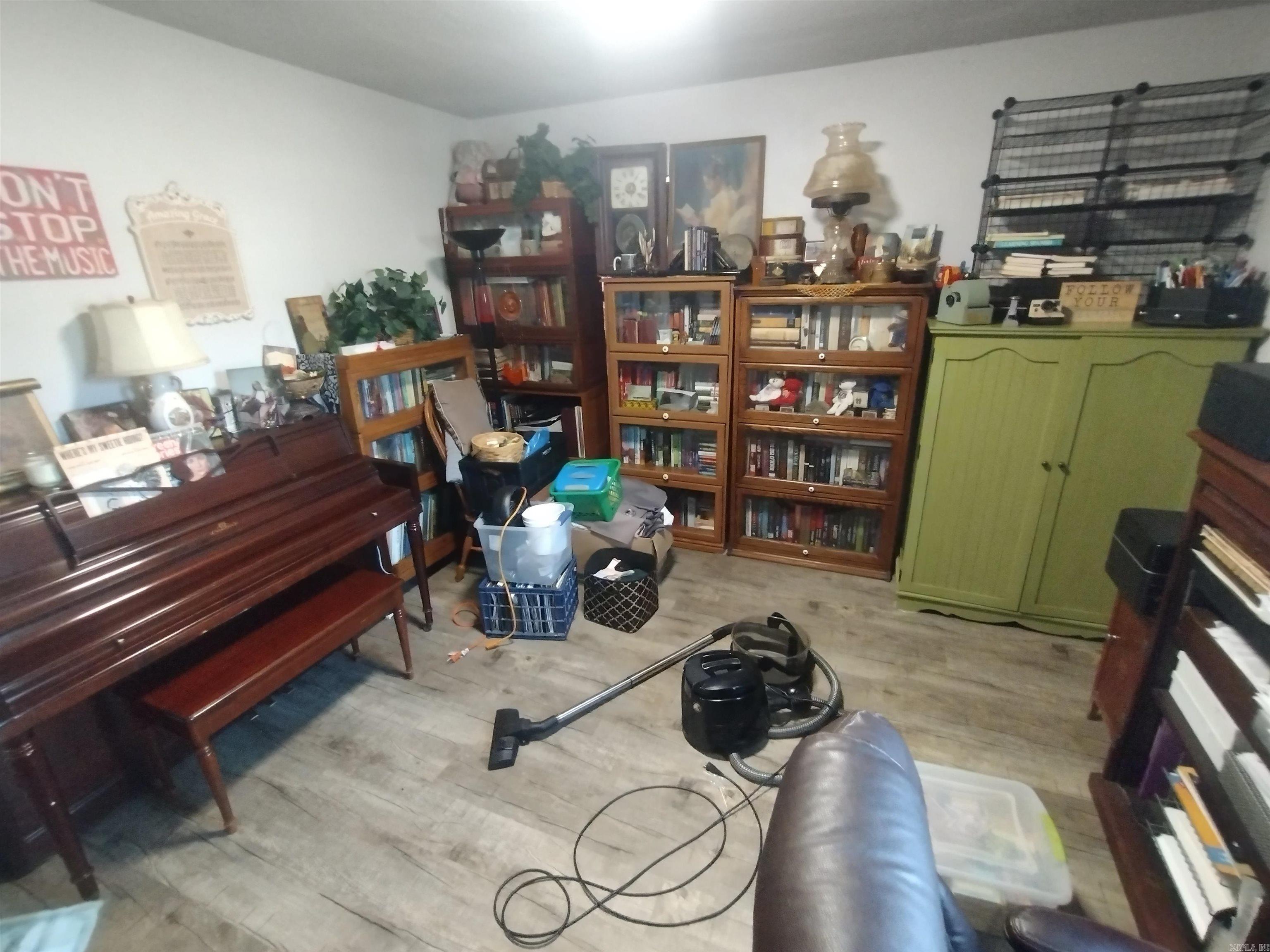 609 E Webb  Mountain View, AR