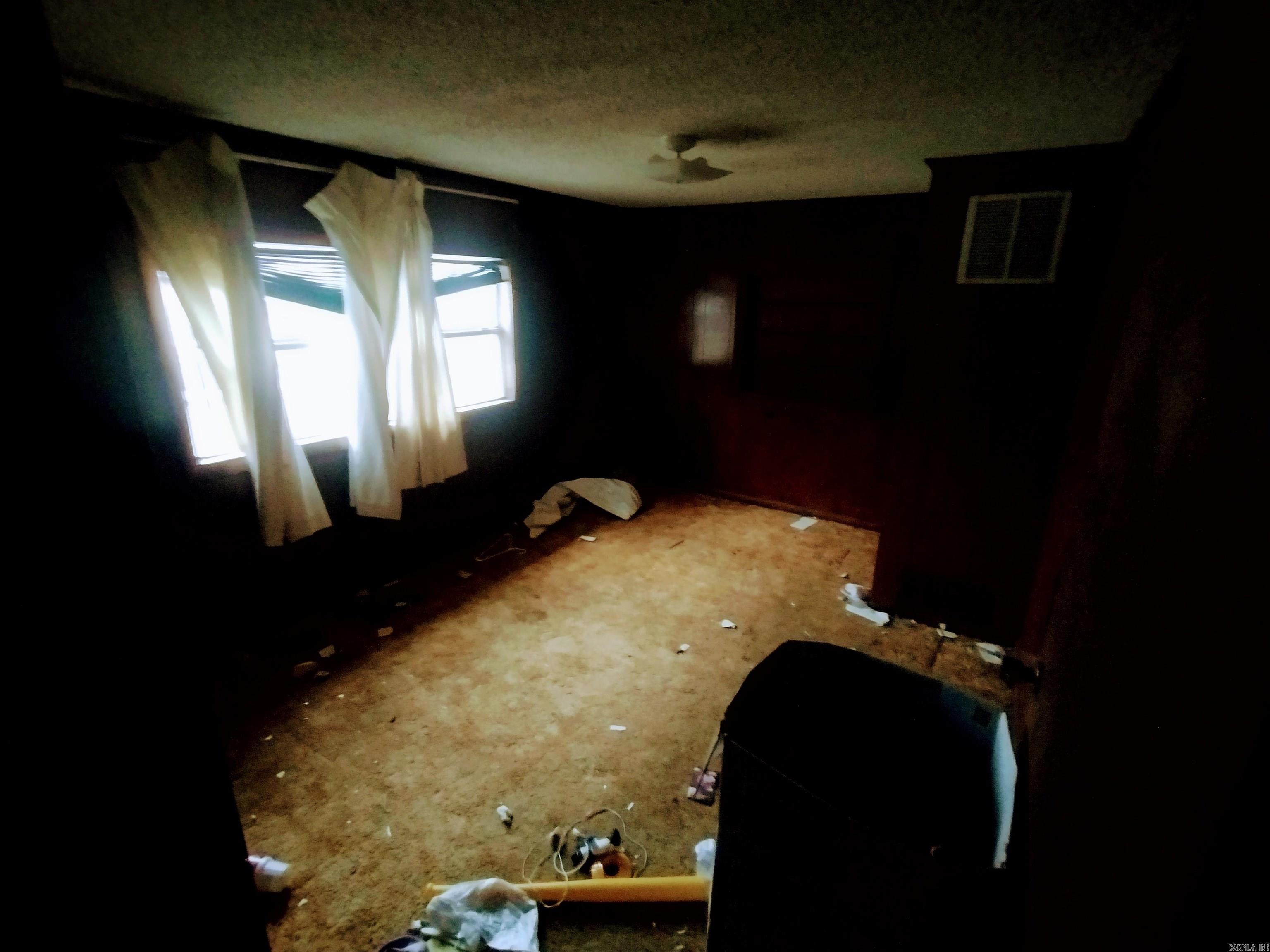 00 Green AVE.  Mountain View, AR