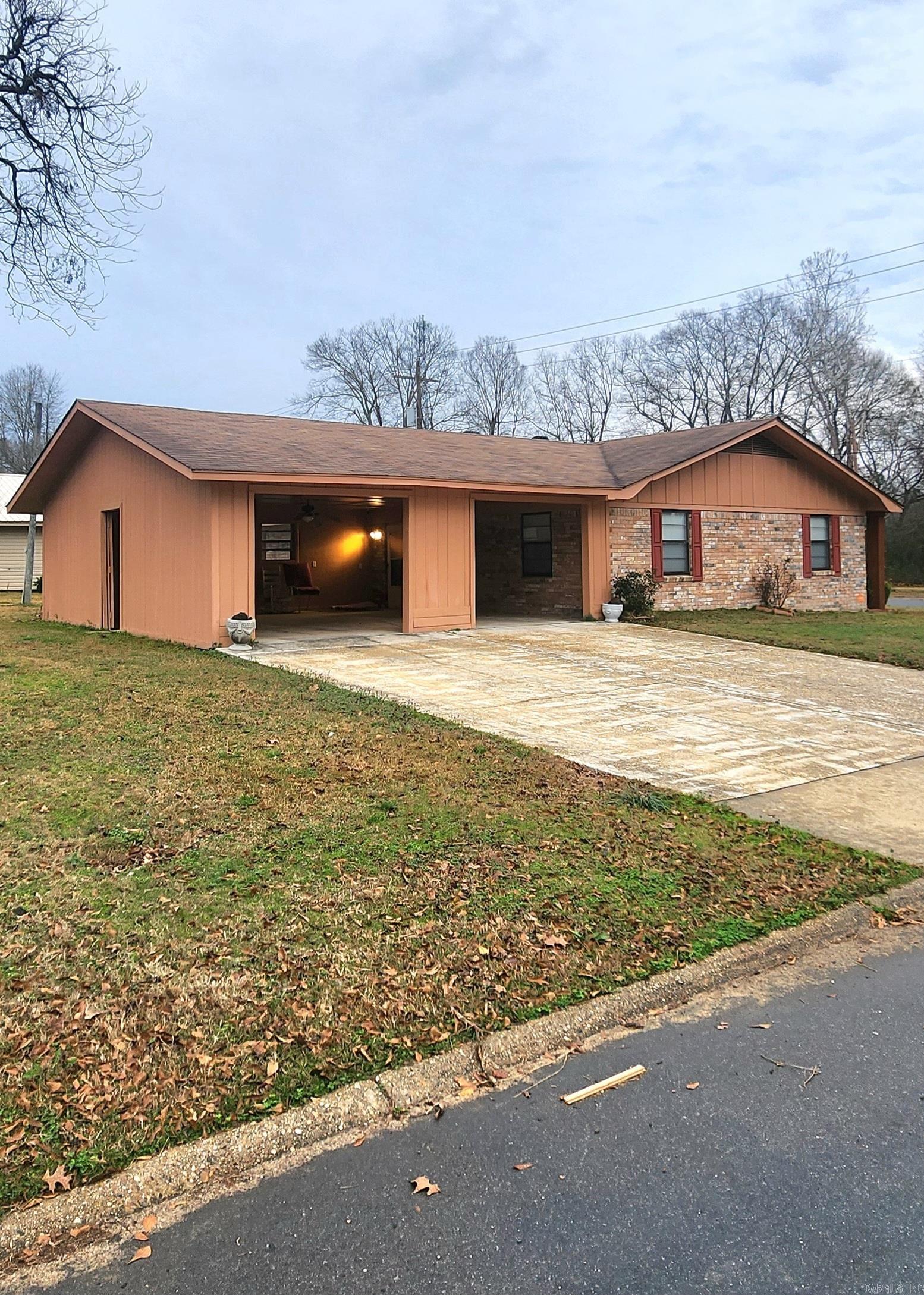 400 N Pine St  Junction City, AR