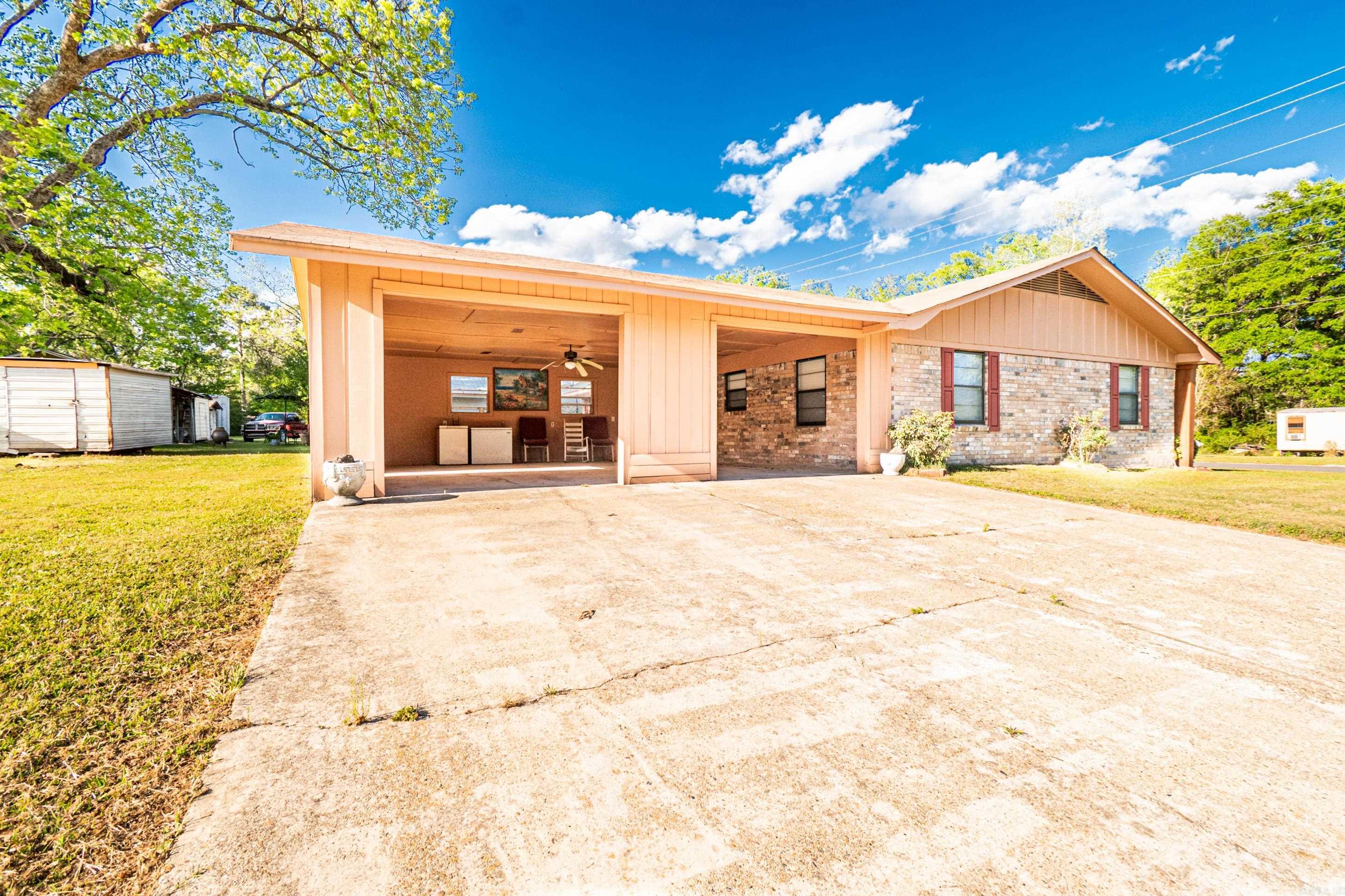 400 N Pine St  Junction City, AR