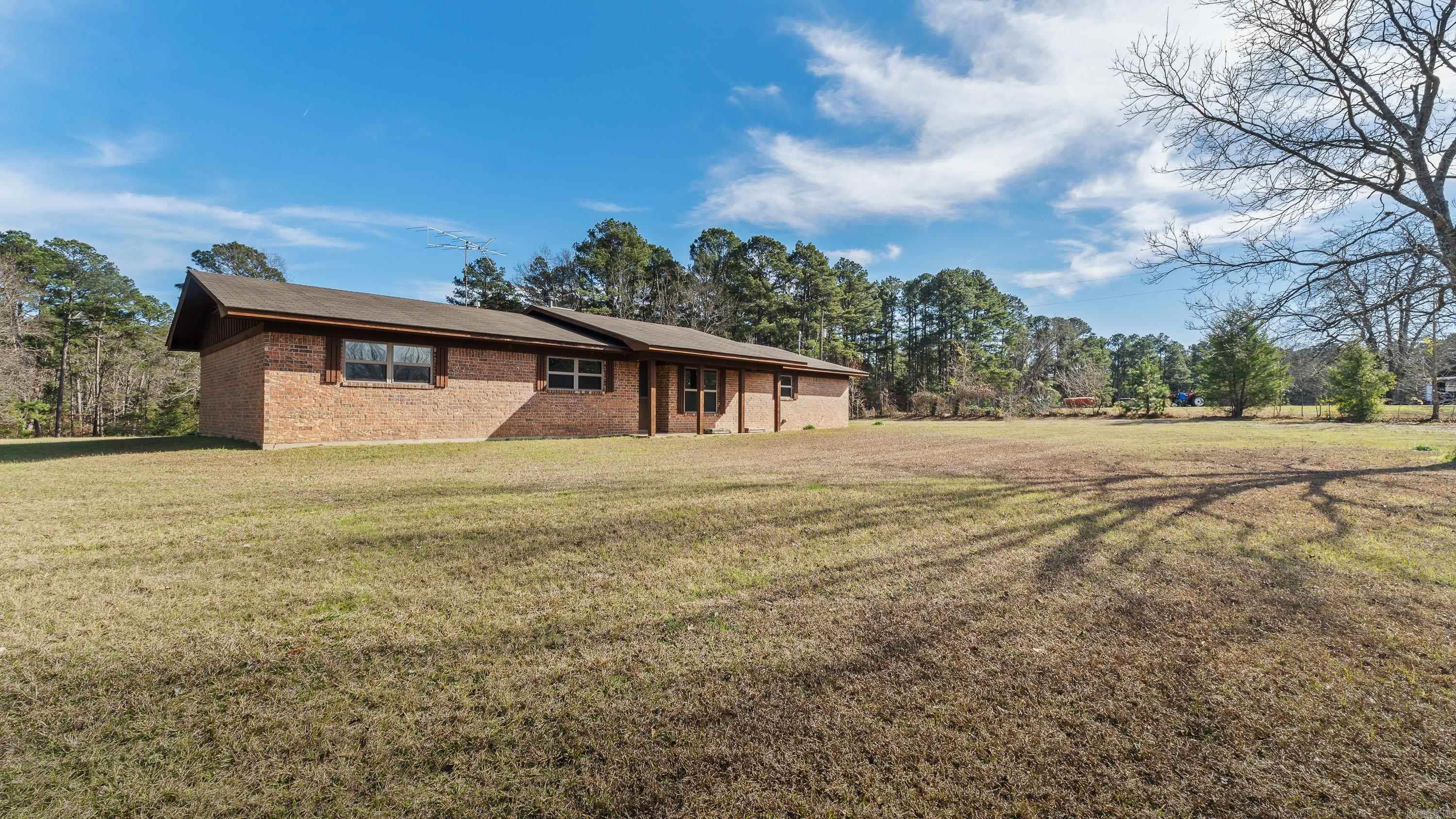 19506 FM 1841  Atlanta, TX