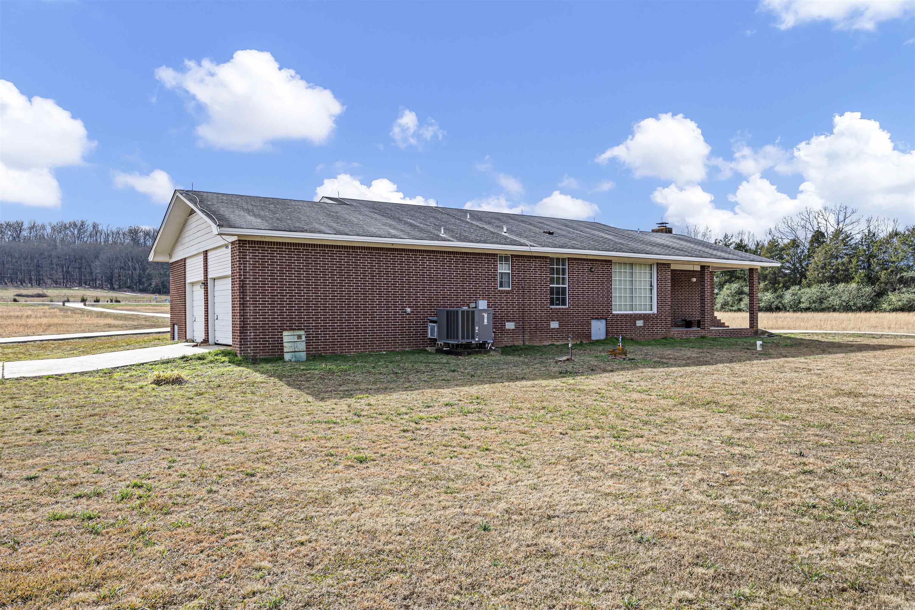 1914 E AR-22  Branch, AR