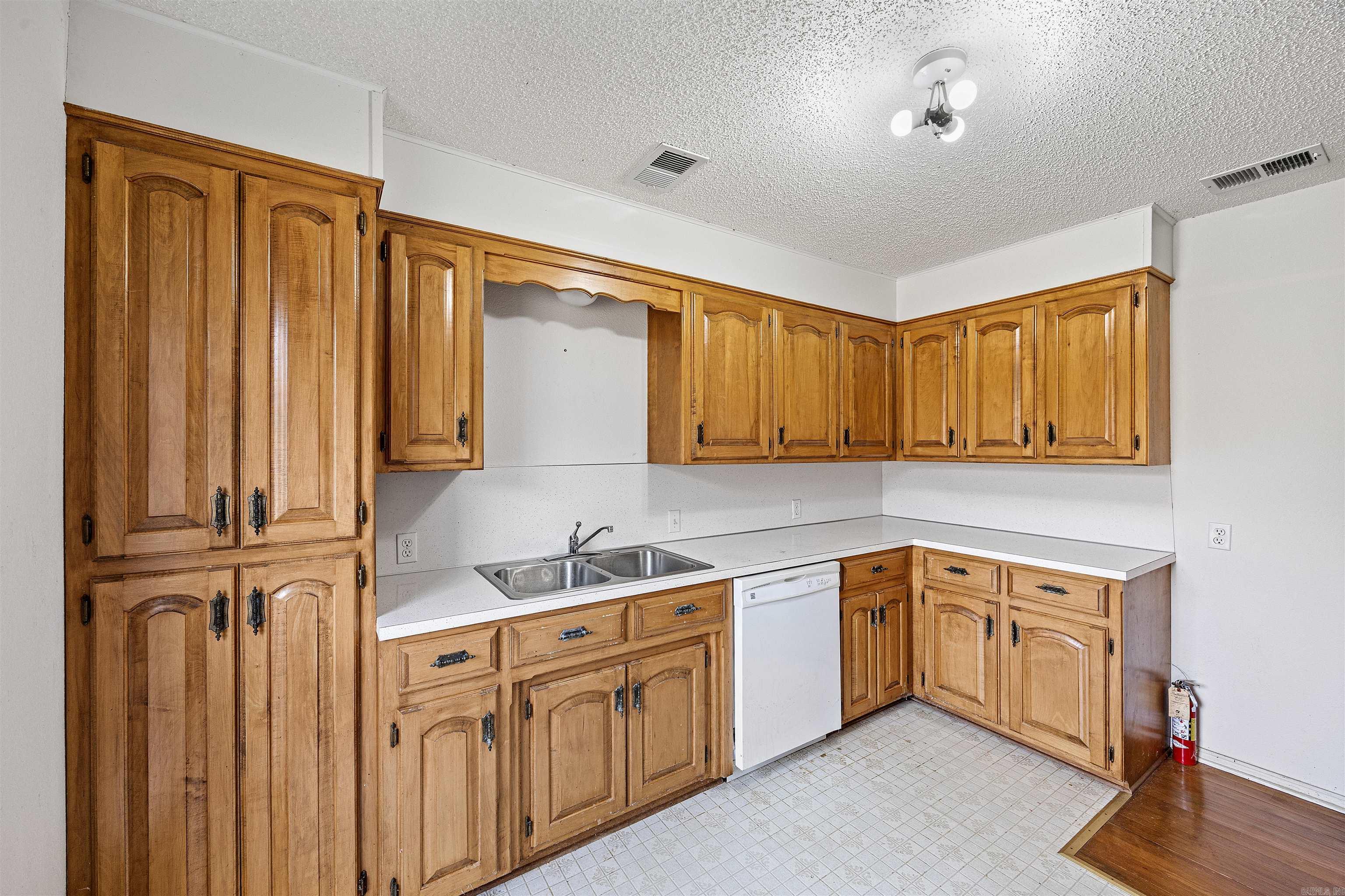 1914 E AR-22  Branch, AR