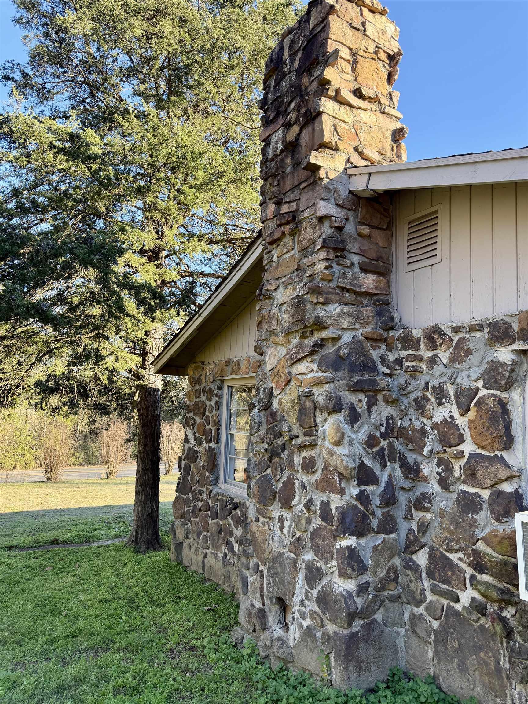 1128 County Road 3291  Clarksville, AR