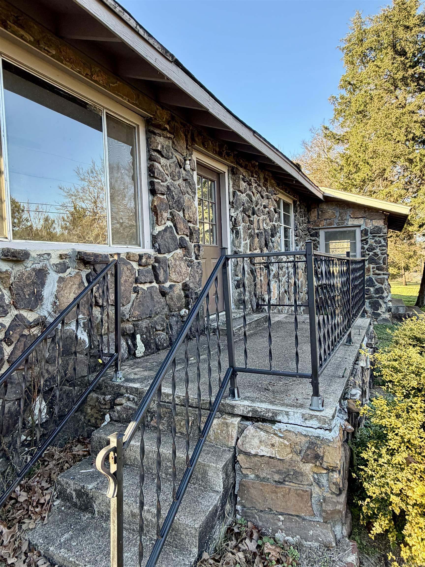 1128 County Road 3291  Clarksville, AR