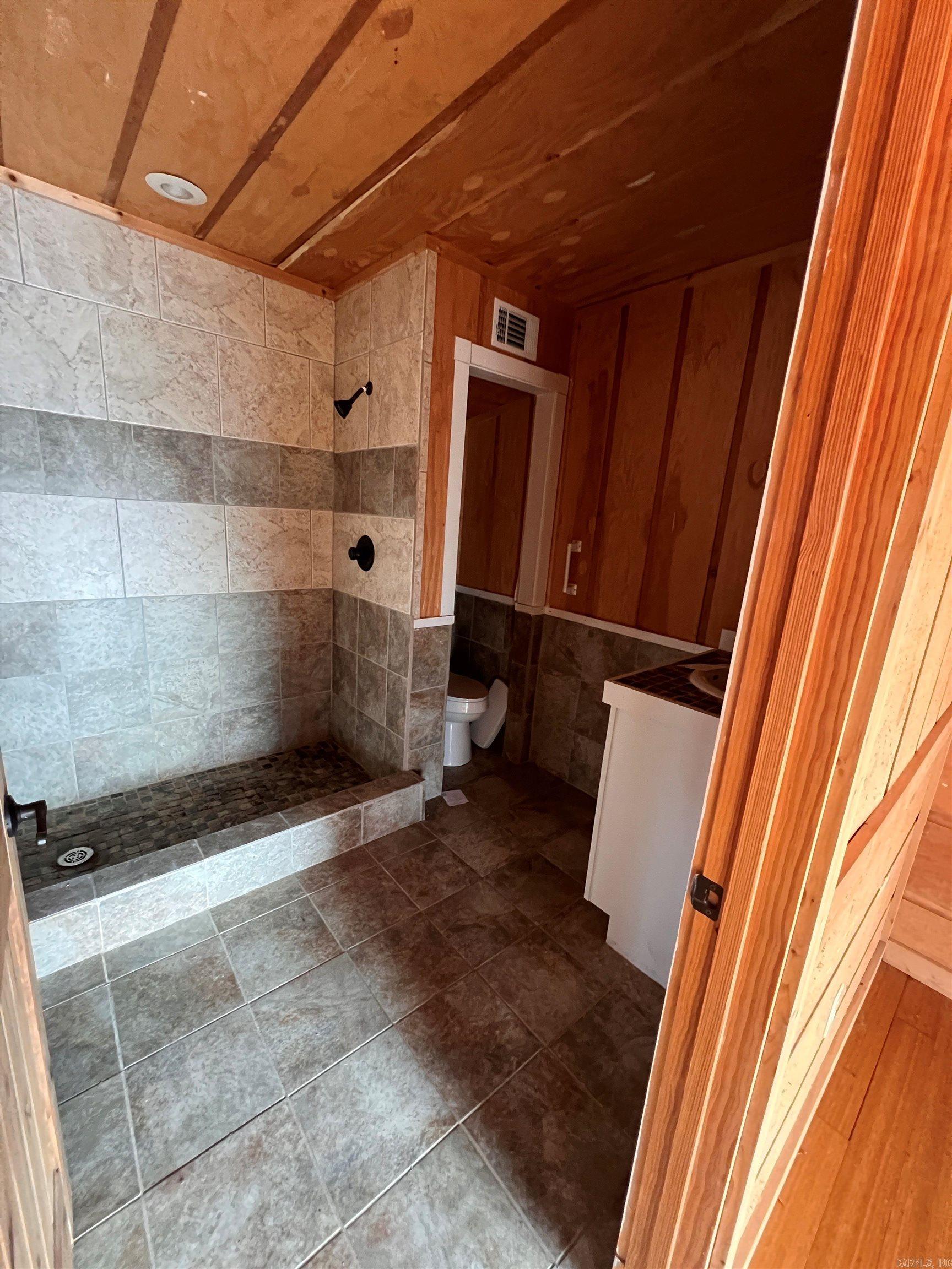 589 PR 2721  London, AR