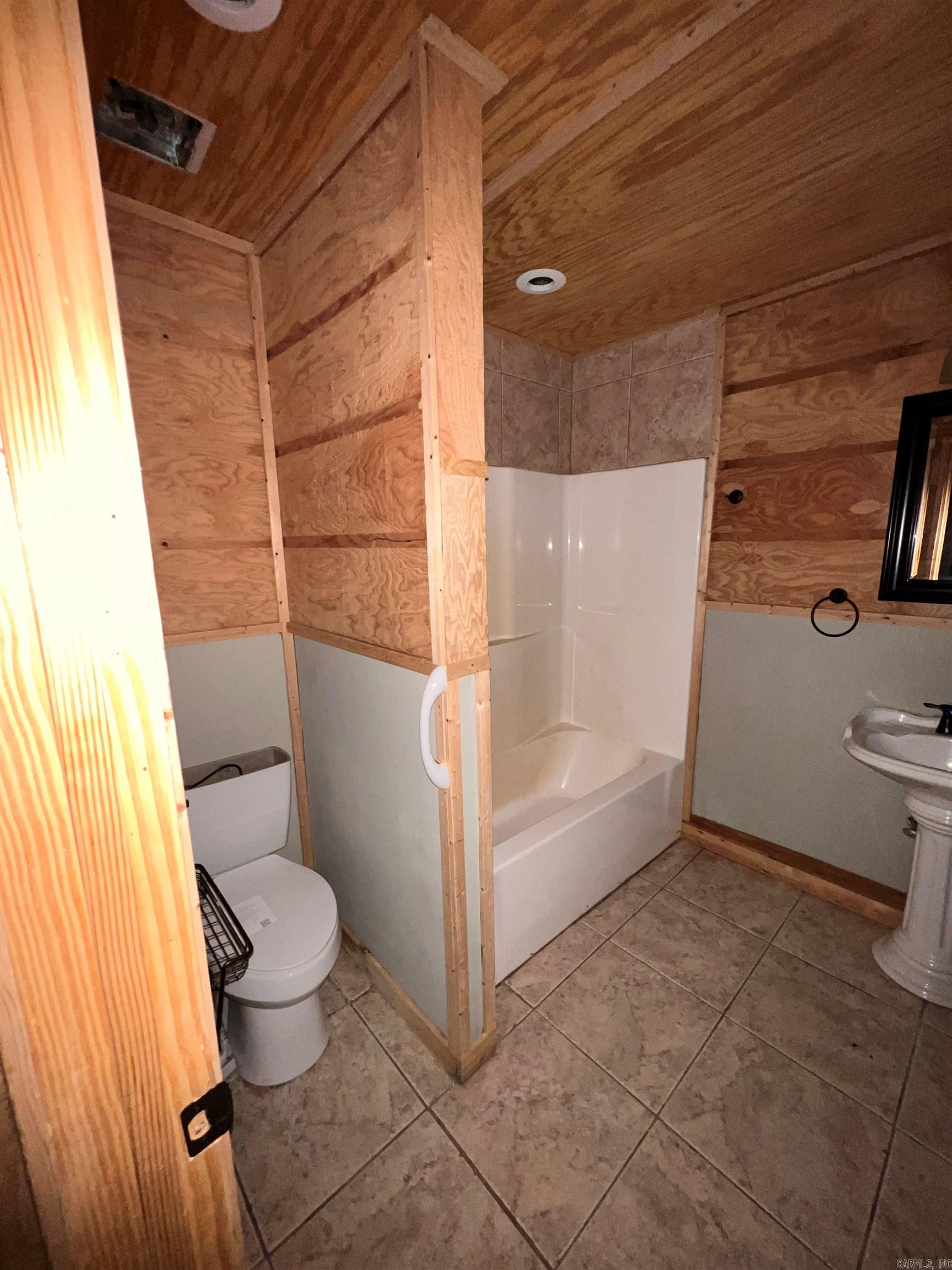 589 PR 2721  London, AR